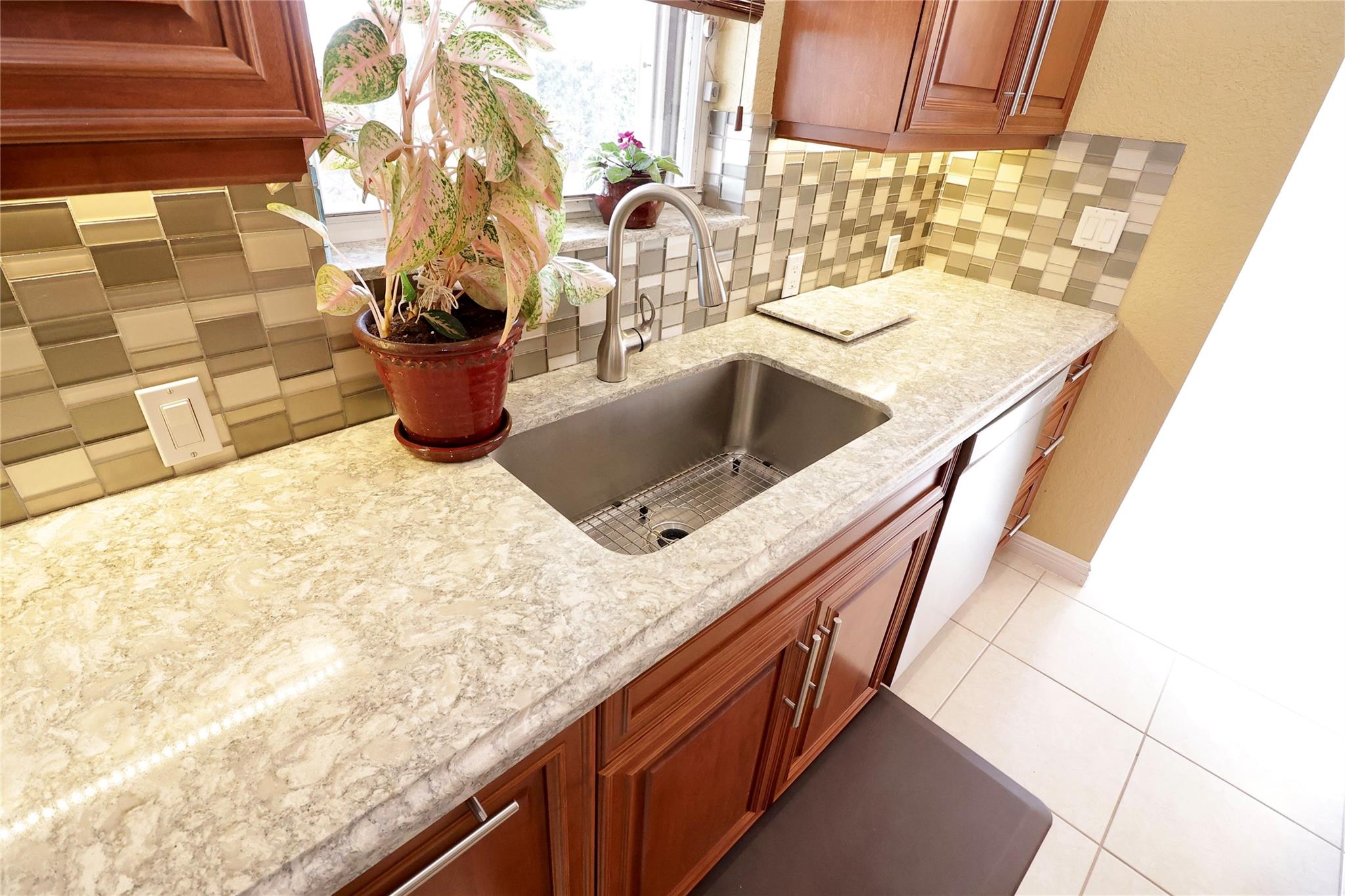 Riviera Isles I 167-28 B - Residential