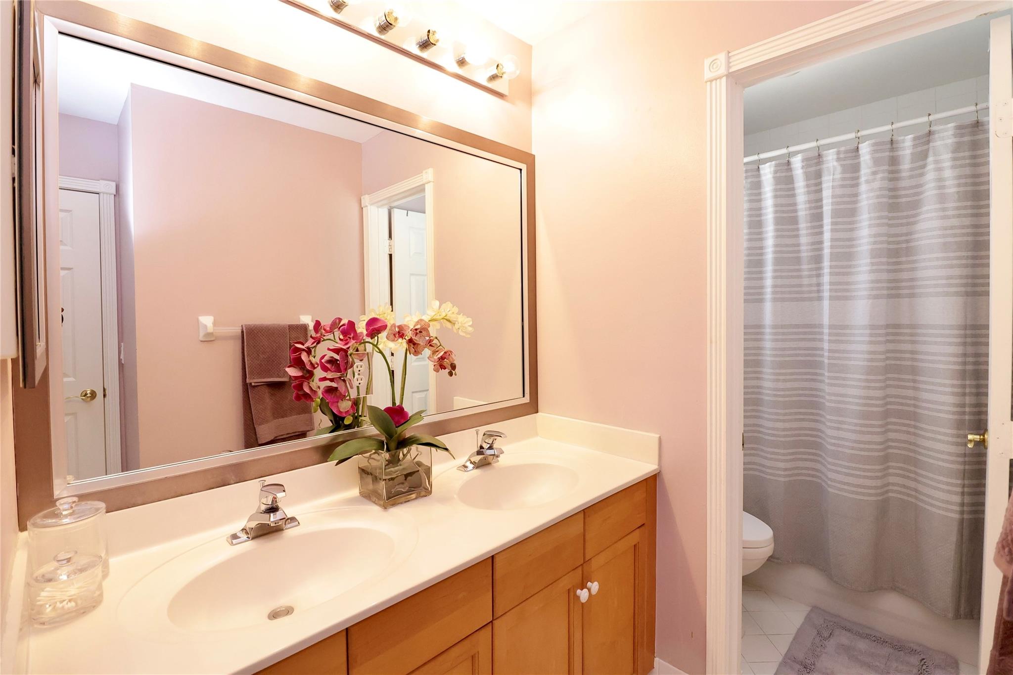 Riviera Isles I 167-28 B - Residential