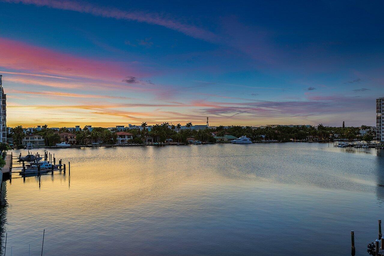 COVE 4 CONDO - Residential