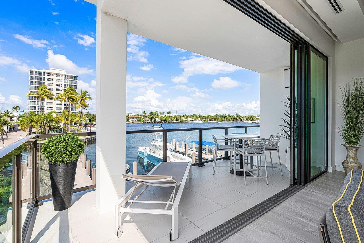 COVE 4 CONDO - Residential