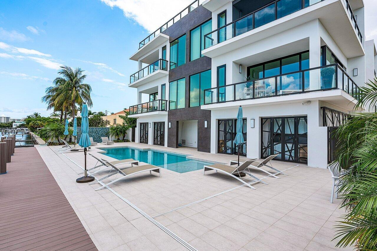 COVE 4 CONDO - Residential