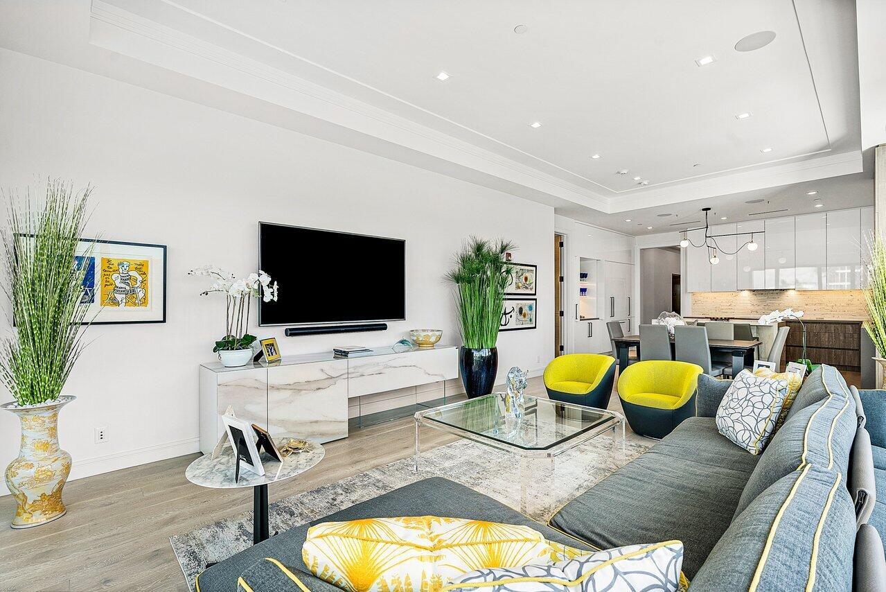 COVE 4 CONDO - Residential