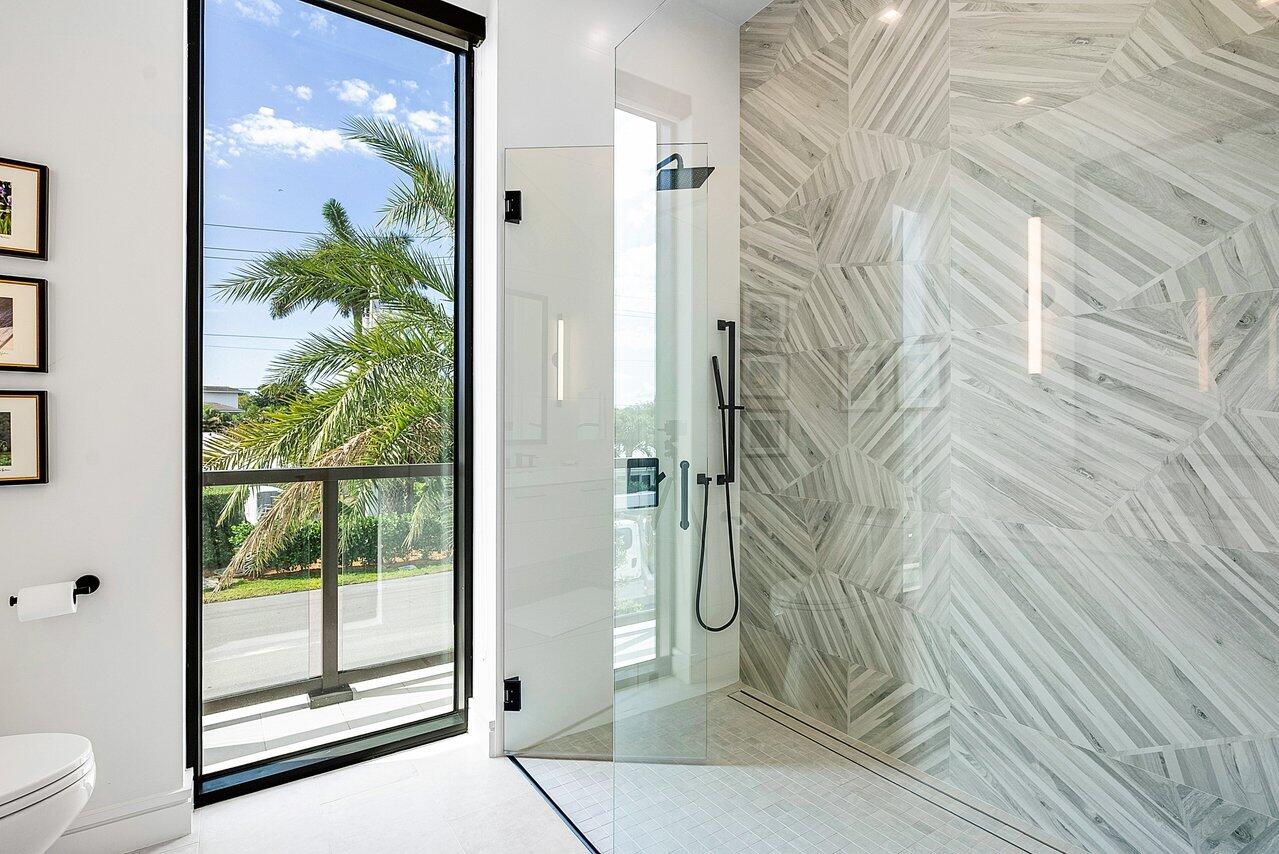 COVE 4 CONDO - Residential