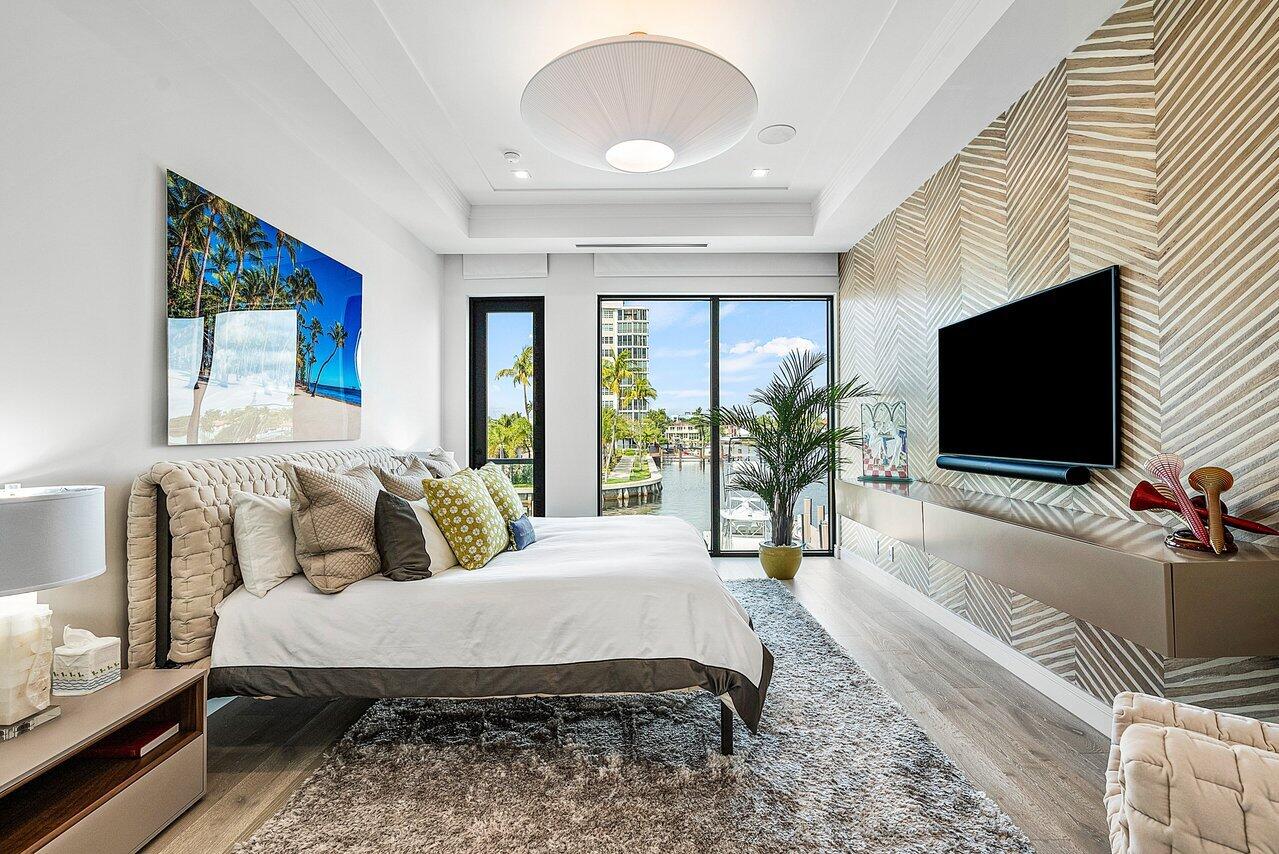 COVE 4 CONDO - Residential