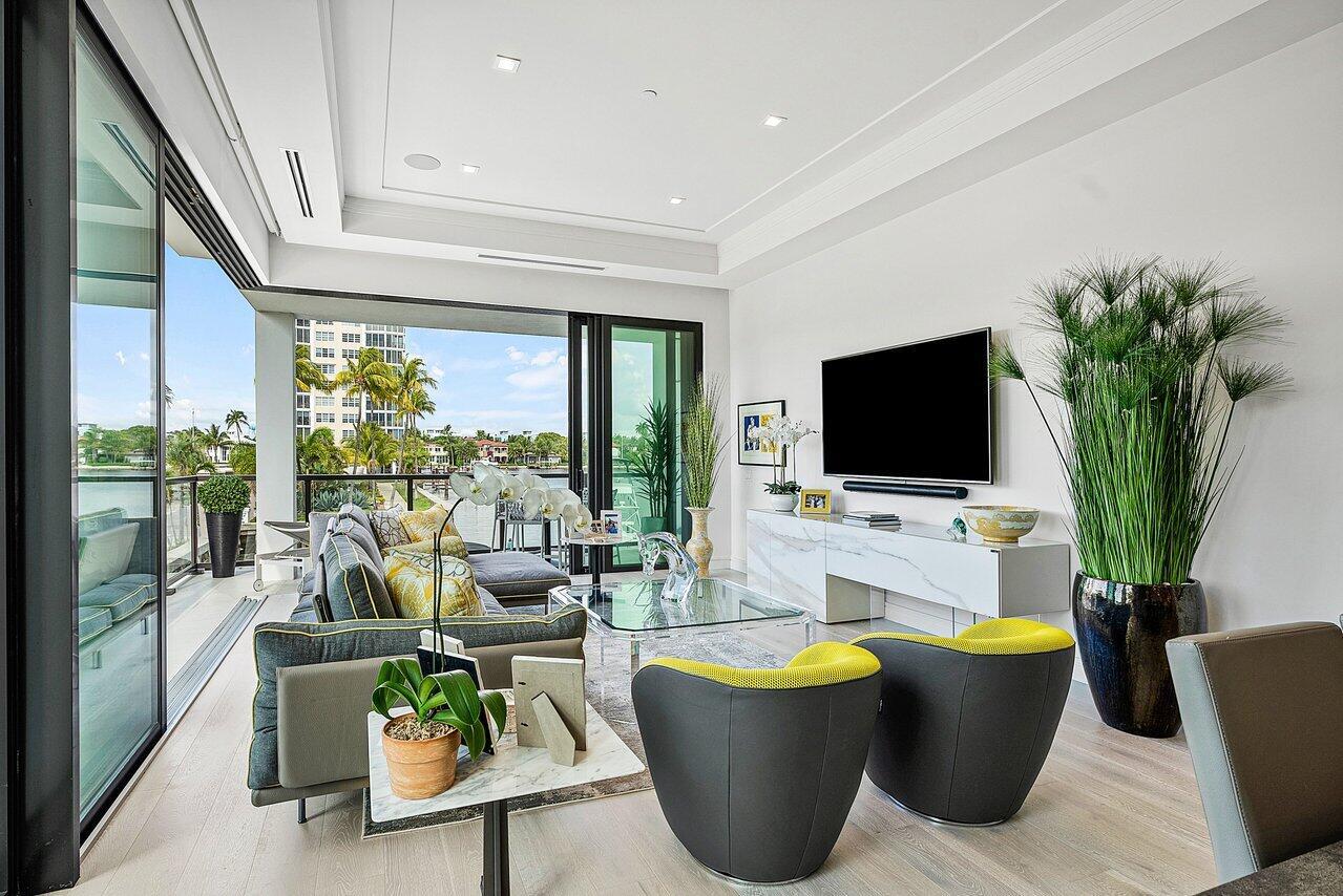 COVE 4 CONDO - Residential