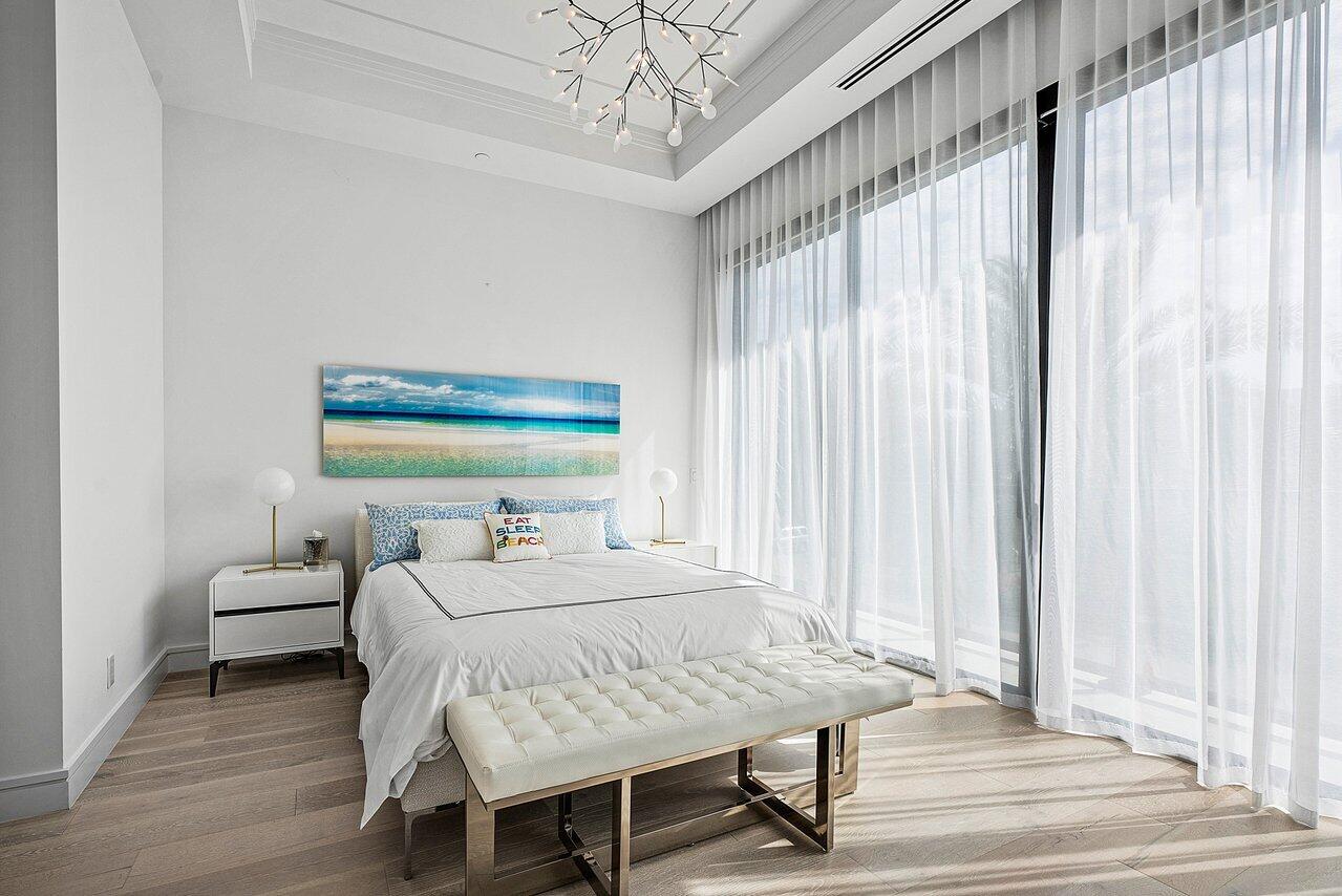 COVE 4 CONDO - Residential