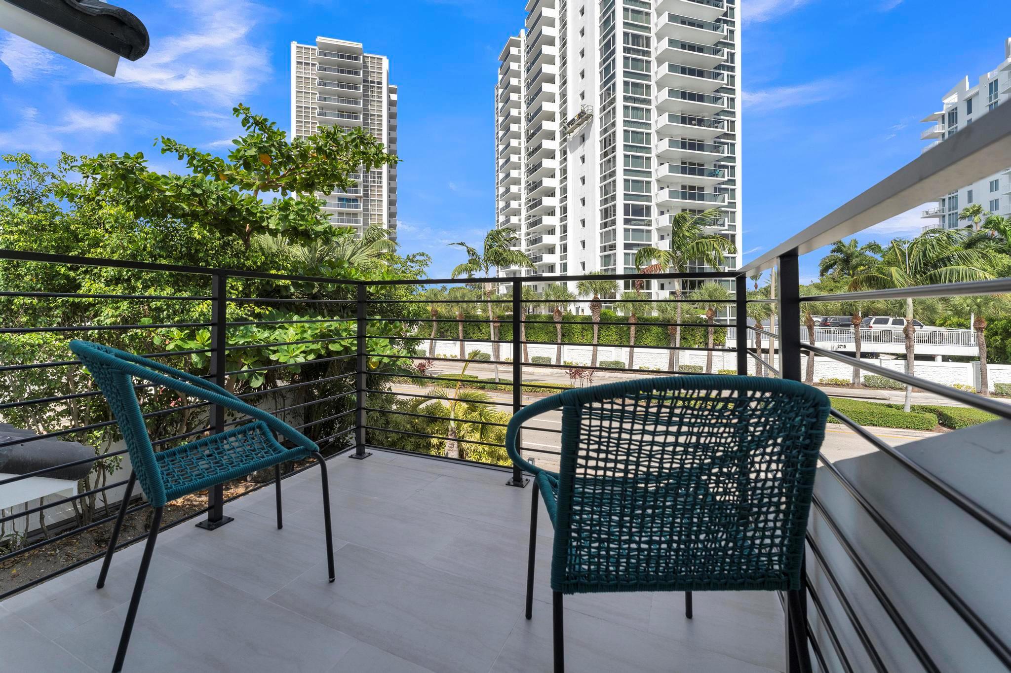 LAUDERDALE BEACH - Residential