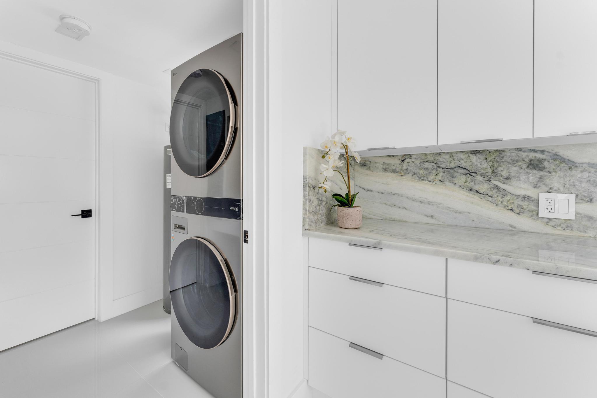 LAUDERDALE BEACH - Residential