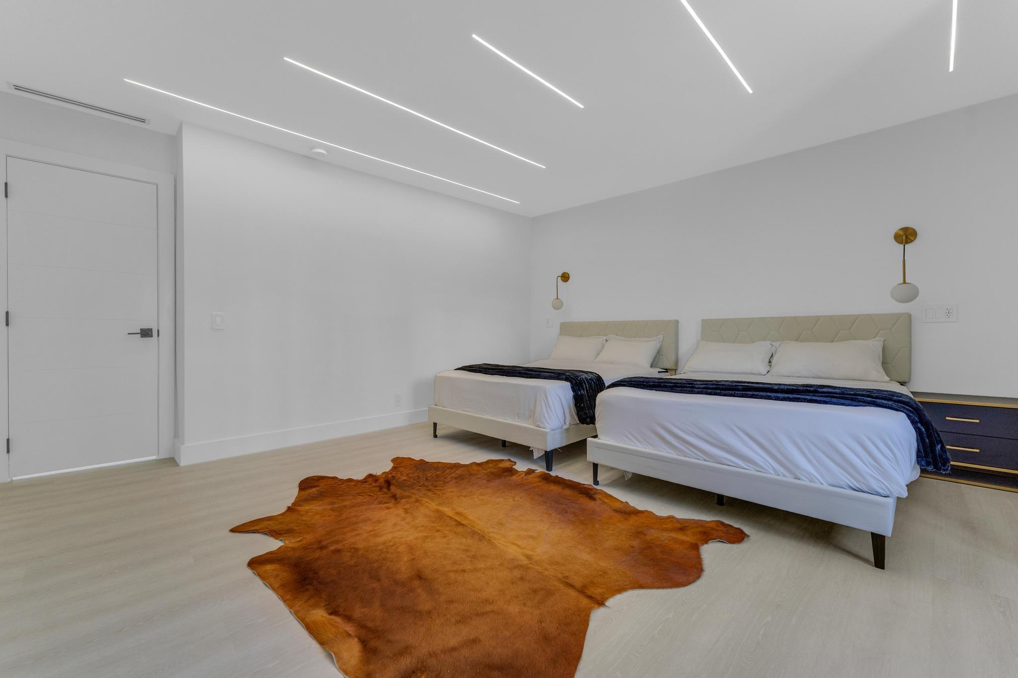 LAUDERDALE BEACH - Residential