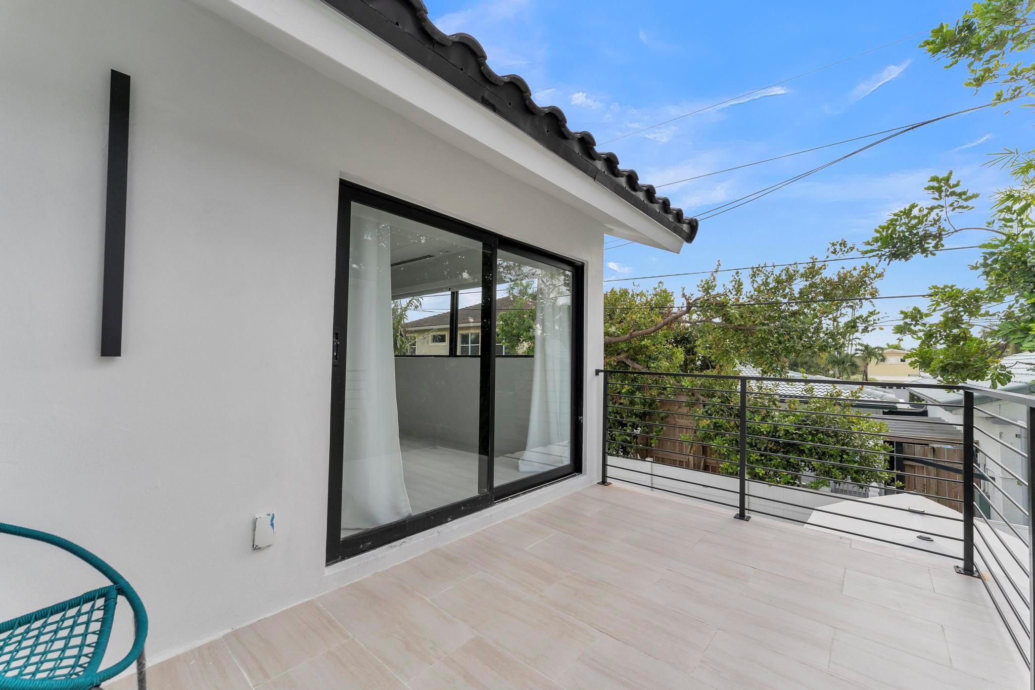 LAUDERDALE BEACH - Residential