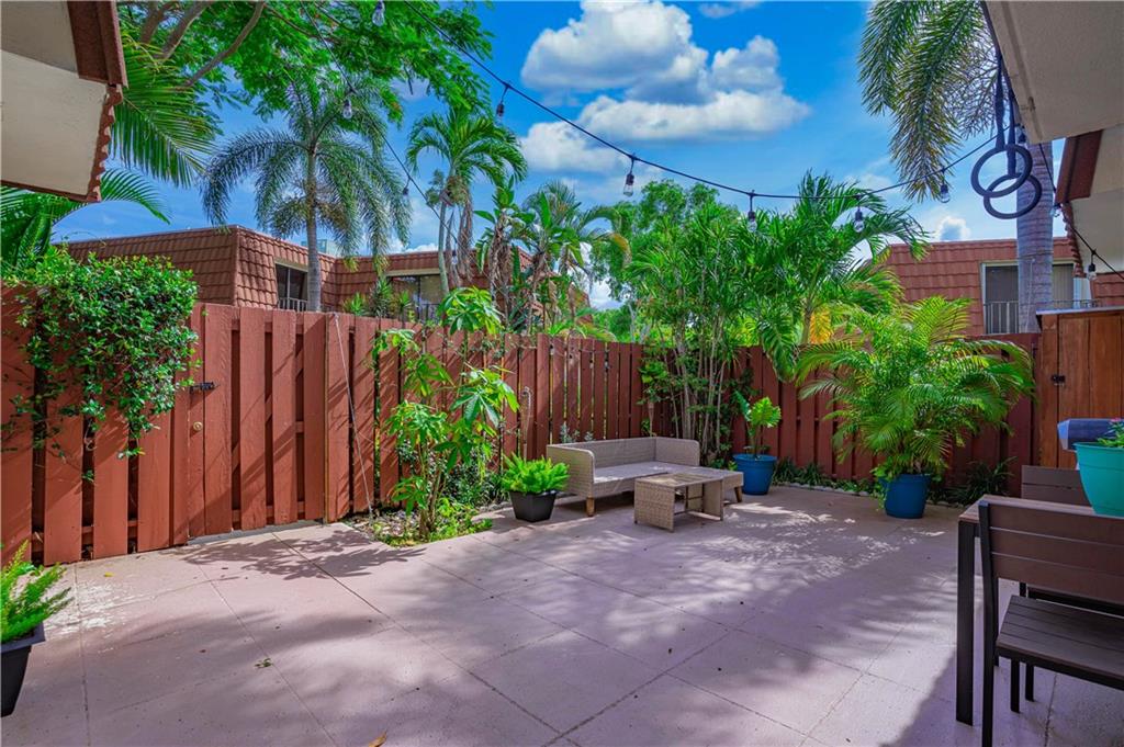SPANISH WELLS CONDO II - Residential