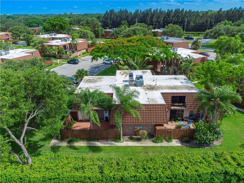 SPANISH WELLS CONDO II - Residential