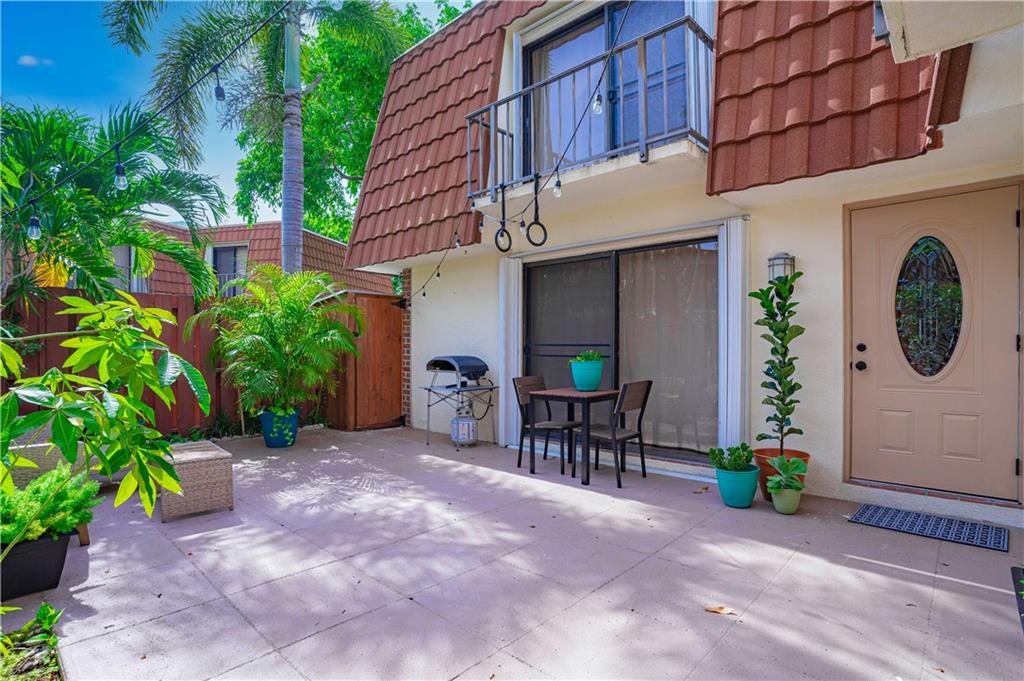 SPANISH WELLS CONDO II - Residential