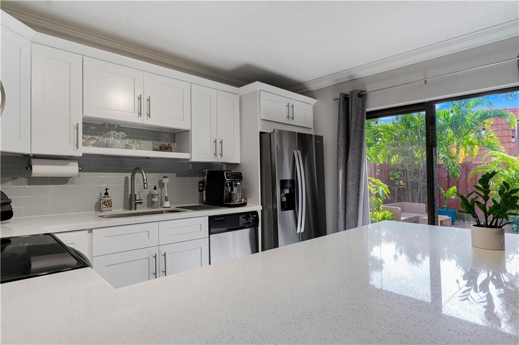 SPANISH WELLS CONDO II - Residential