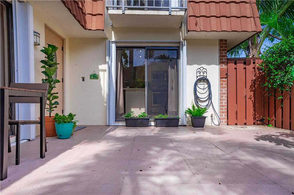SPANISH WELLS CONDO II - Residential