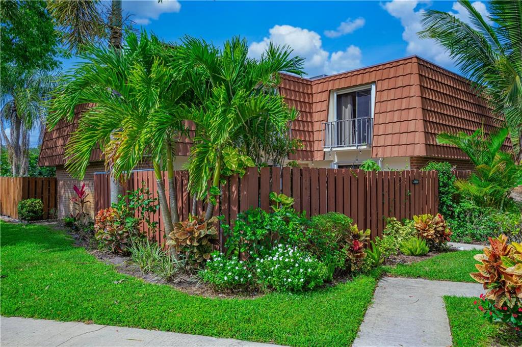 SPANISH WELLS CONDO II - Residential