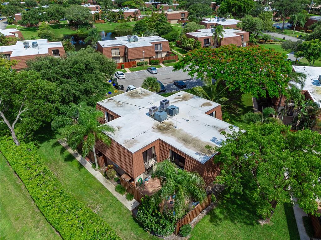 SPANISH WELLS CONDO II - Residential