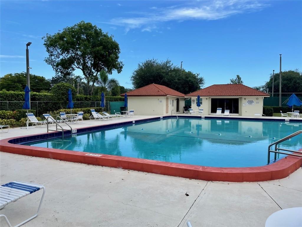 SPANISH WELLS CONDO II - Residential