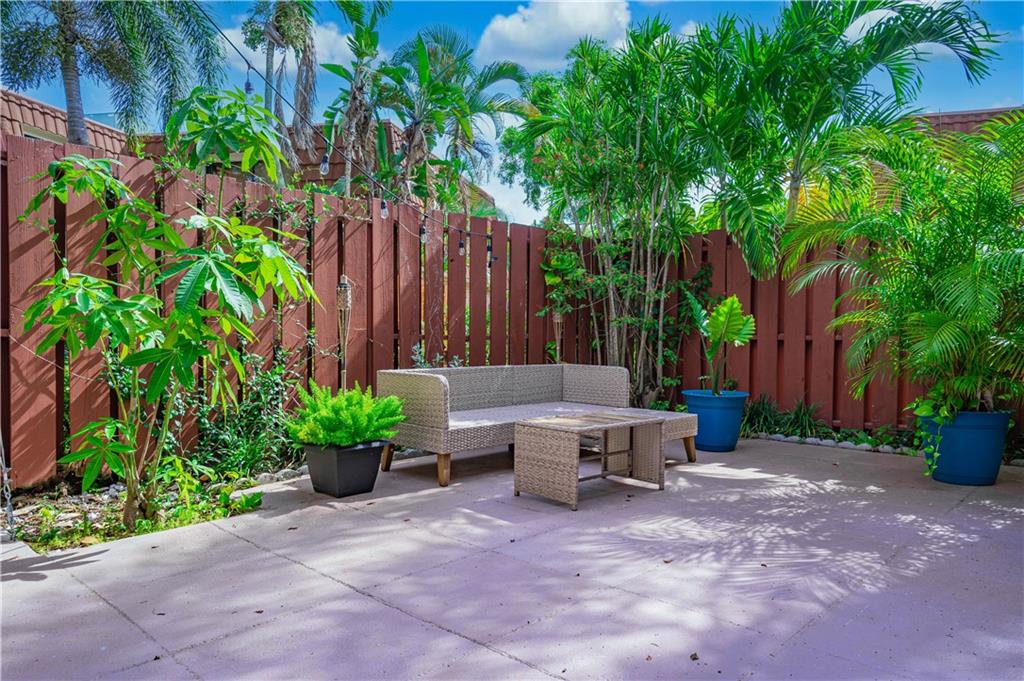 SPANISH WELLS CONDO II - Residential