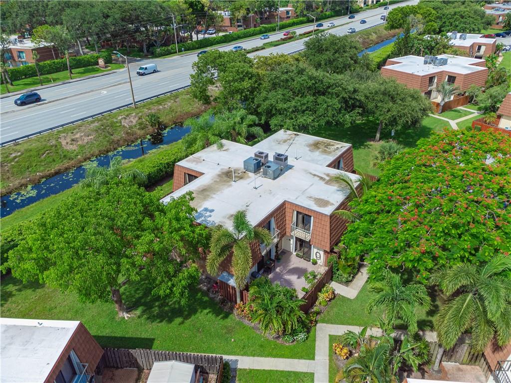 SPANISH WELLS CONDO II - Residential