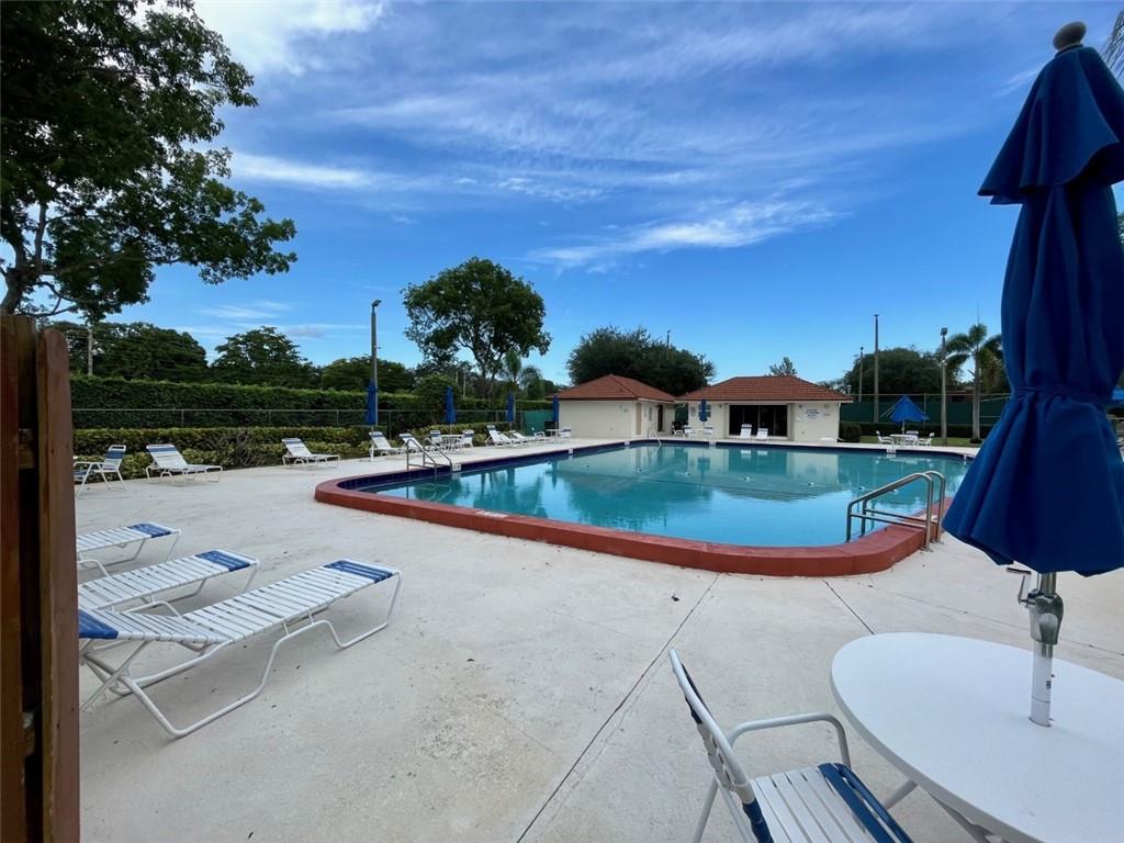 SPANISH WELLS CONDO II - Residential