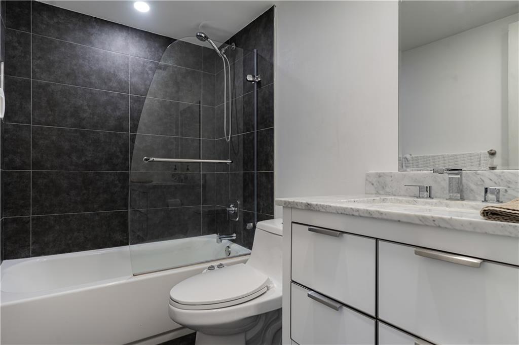 SPANISH WELLS CONDO II - Residential