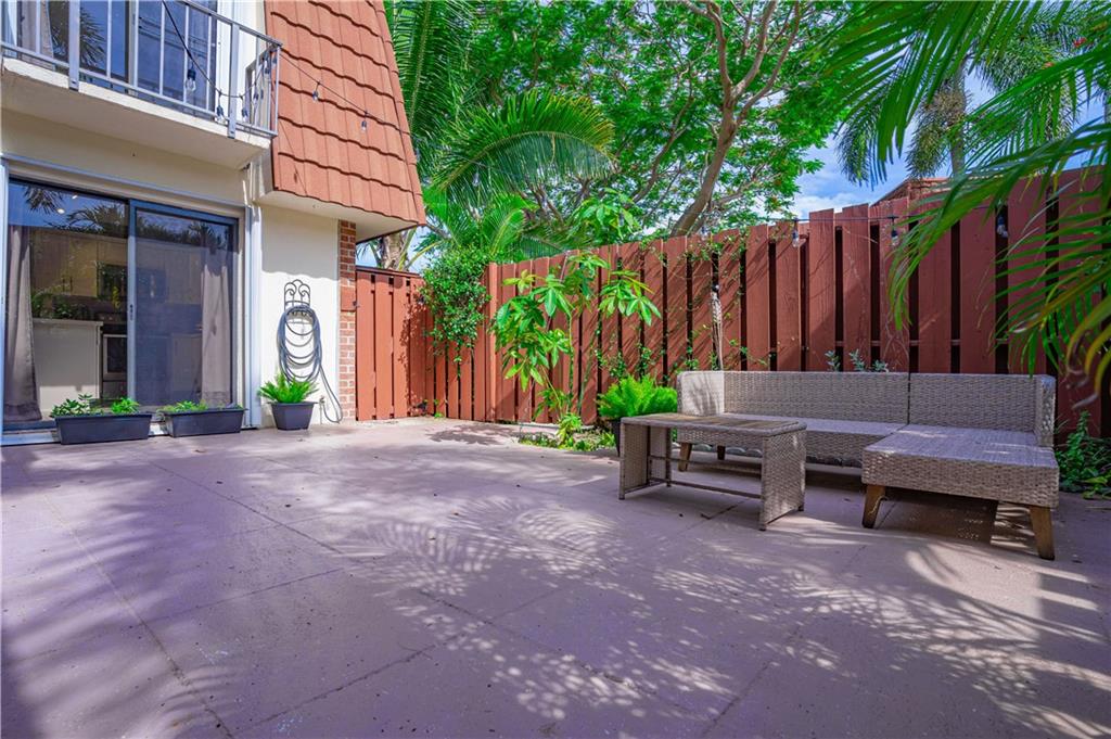 SPANISH WELLS CONDO II - Residential