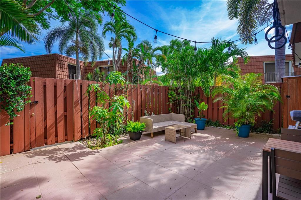SPANISH WELLS CONDO II - Residential