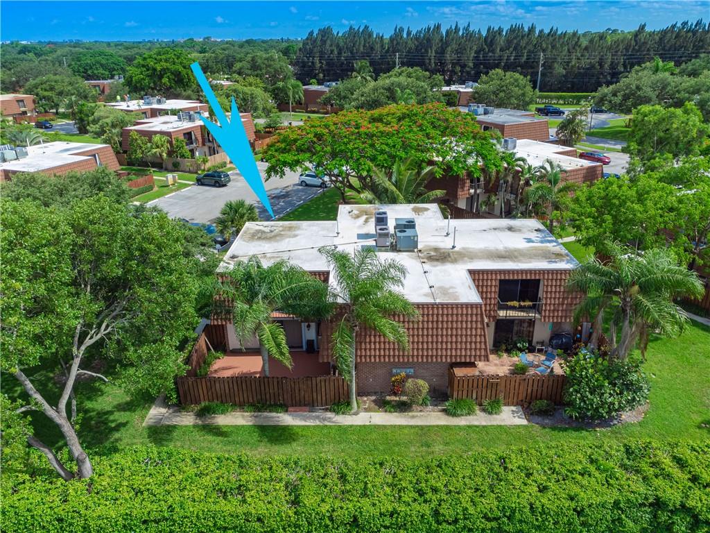 SPANISH WELLS CONDO II - Residential