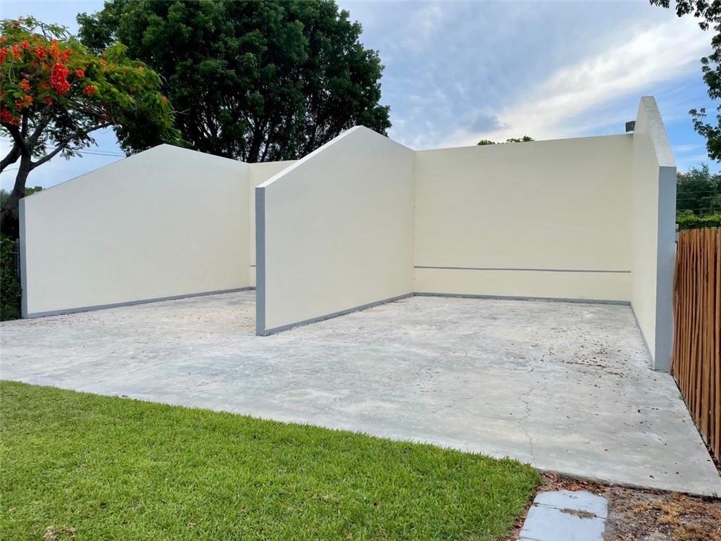 SPANISH WELLS CONDO II - Residential