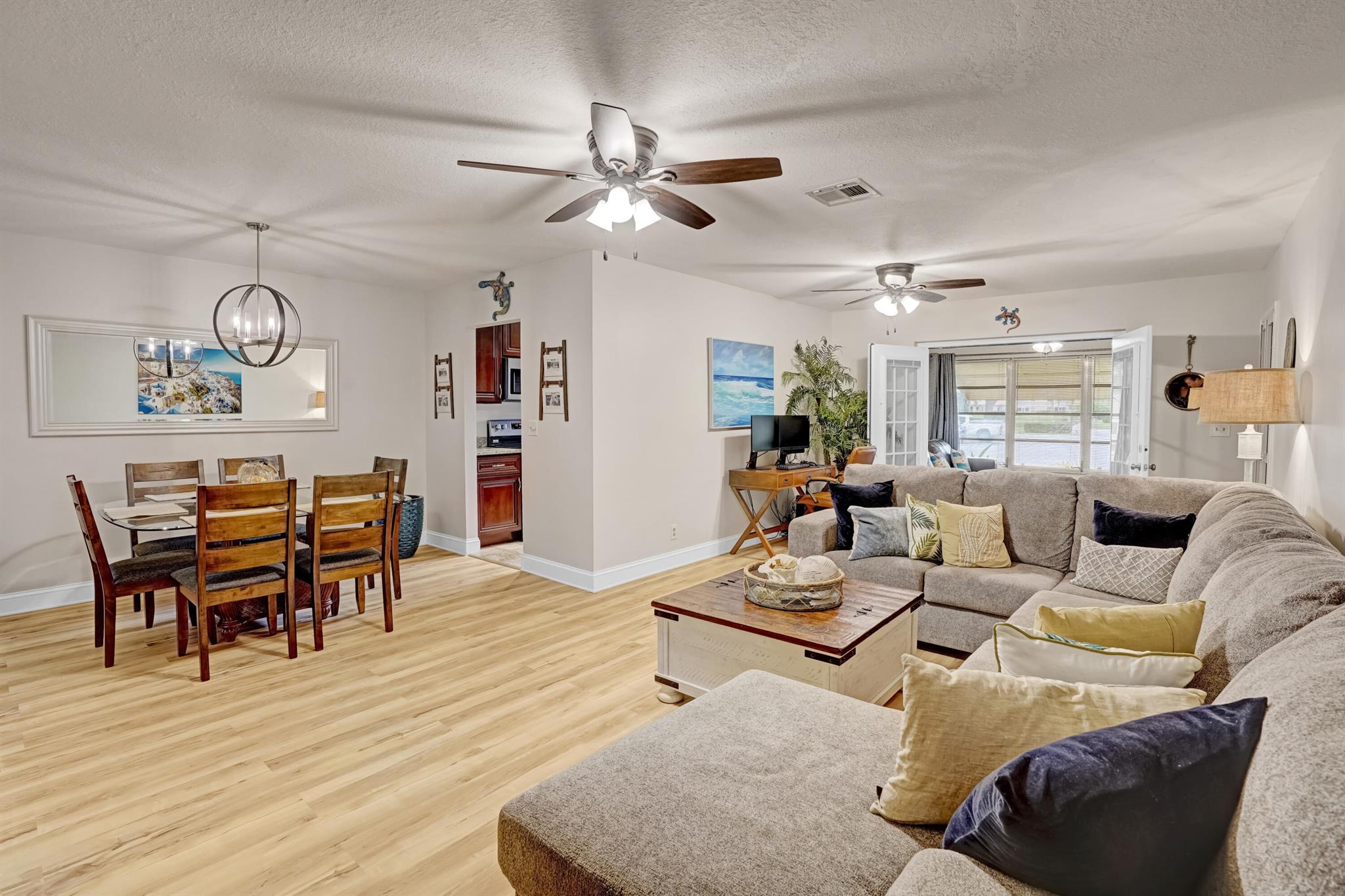 SAVANNAH'S CONDOMINIUM SE - Residential