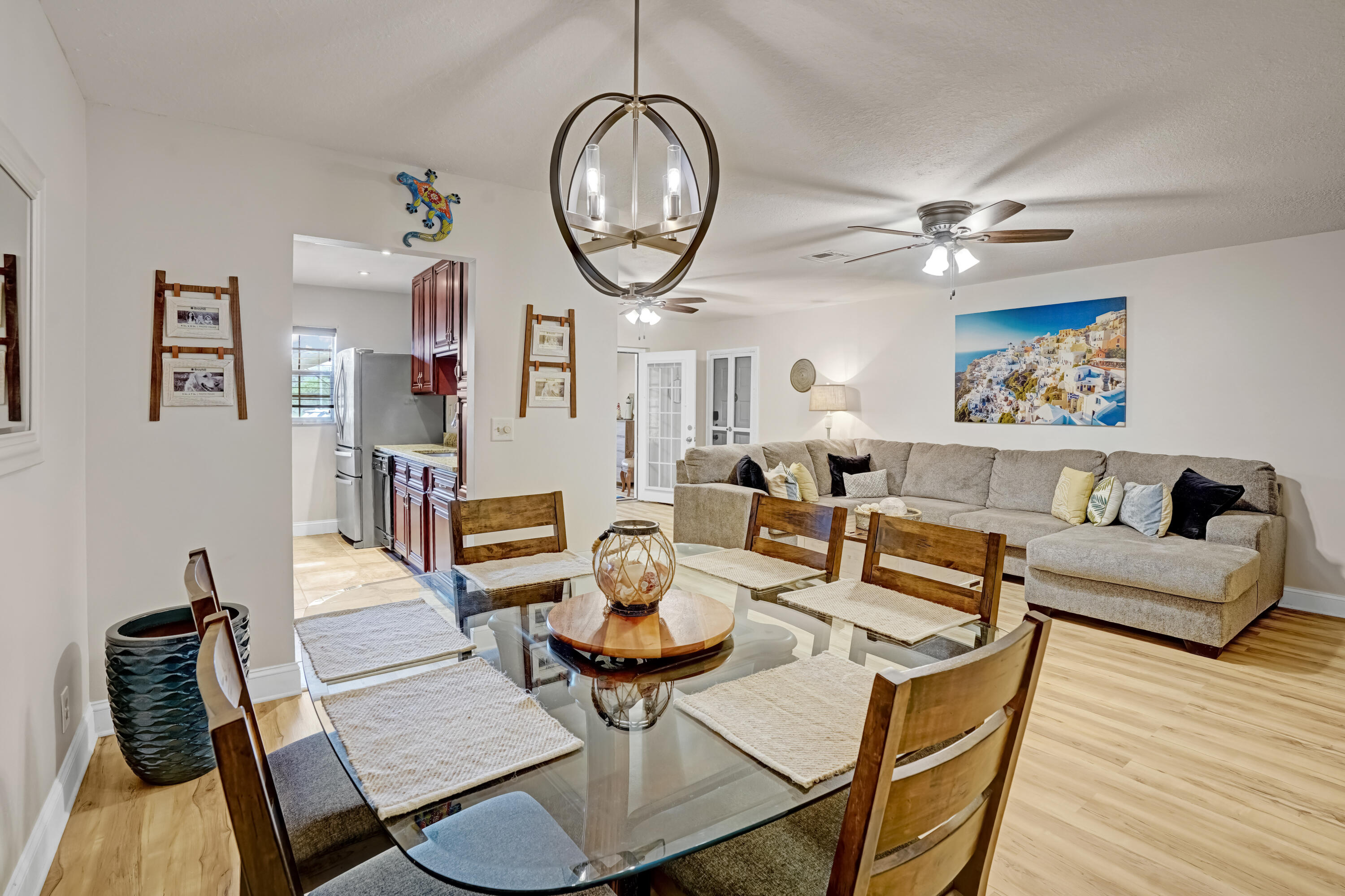 SAVANNAH'S CONDOMINIUM SE - Residential