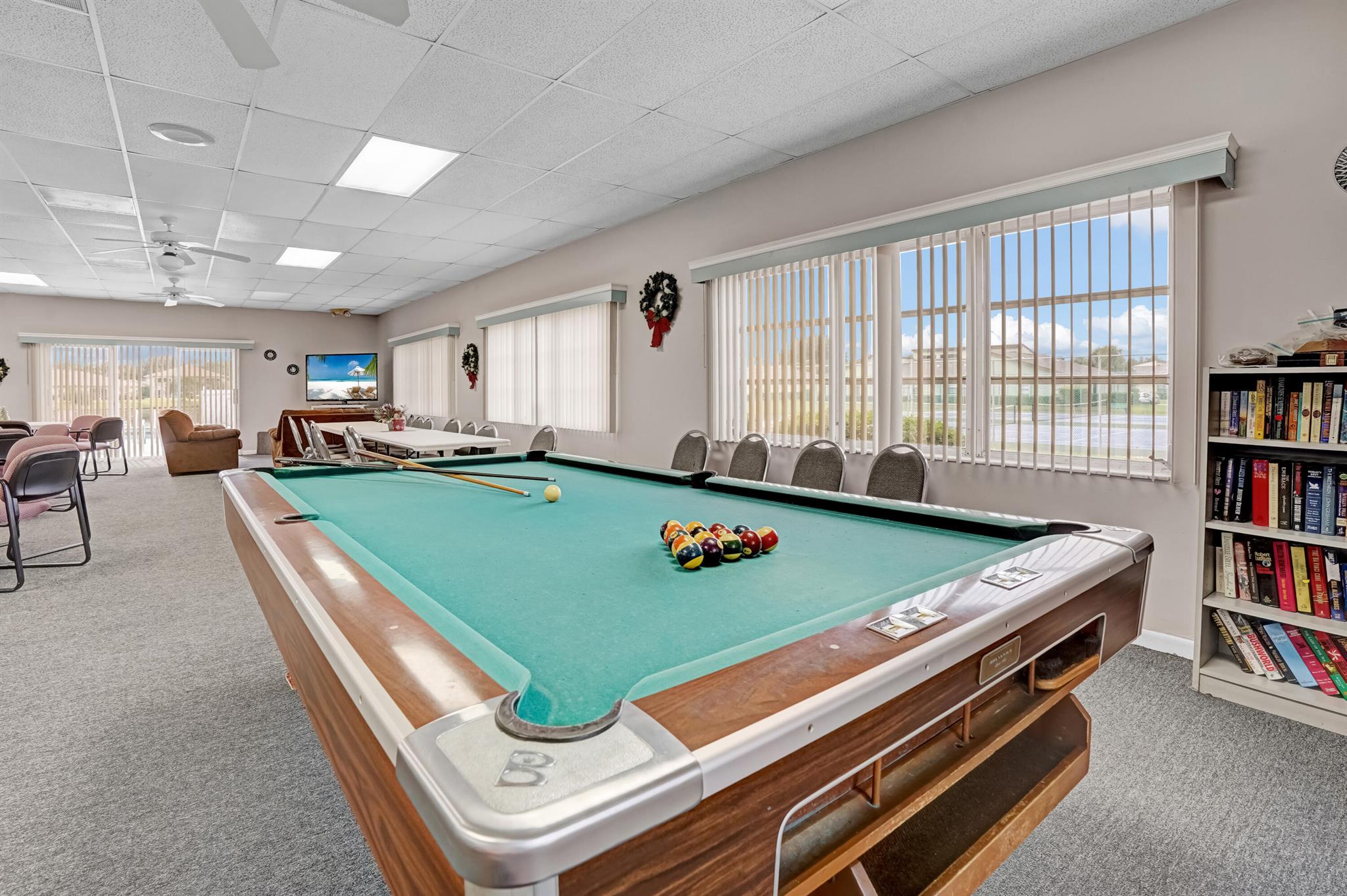 SAVANNAH'S CONDOMINIUM SE - Residential