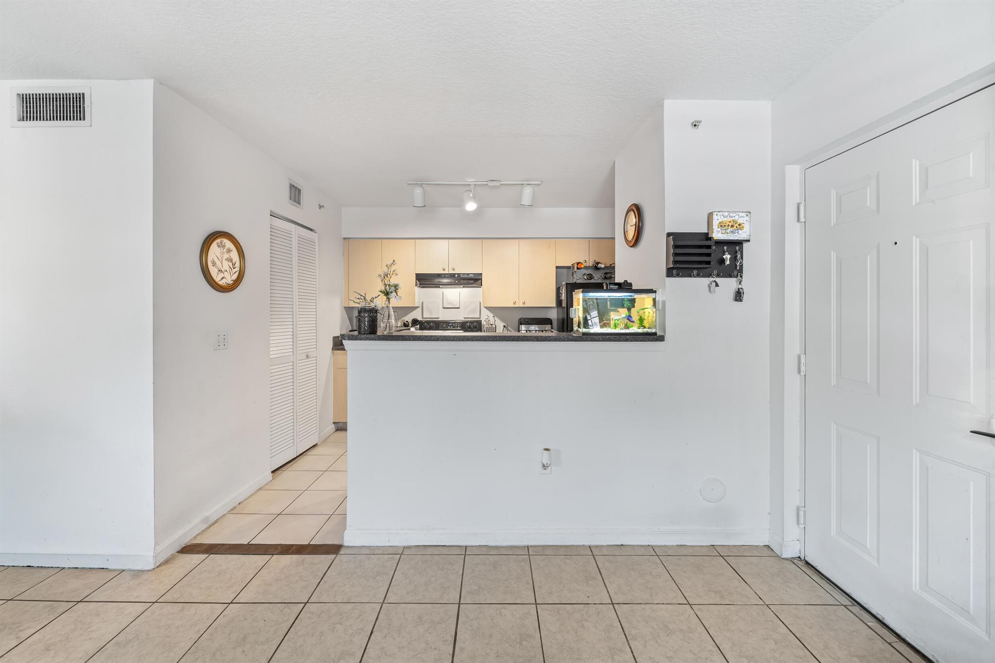 EMERALD ISLE AT LAGUNA LA - Residential