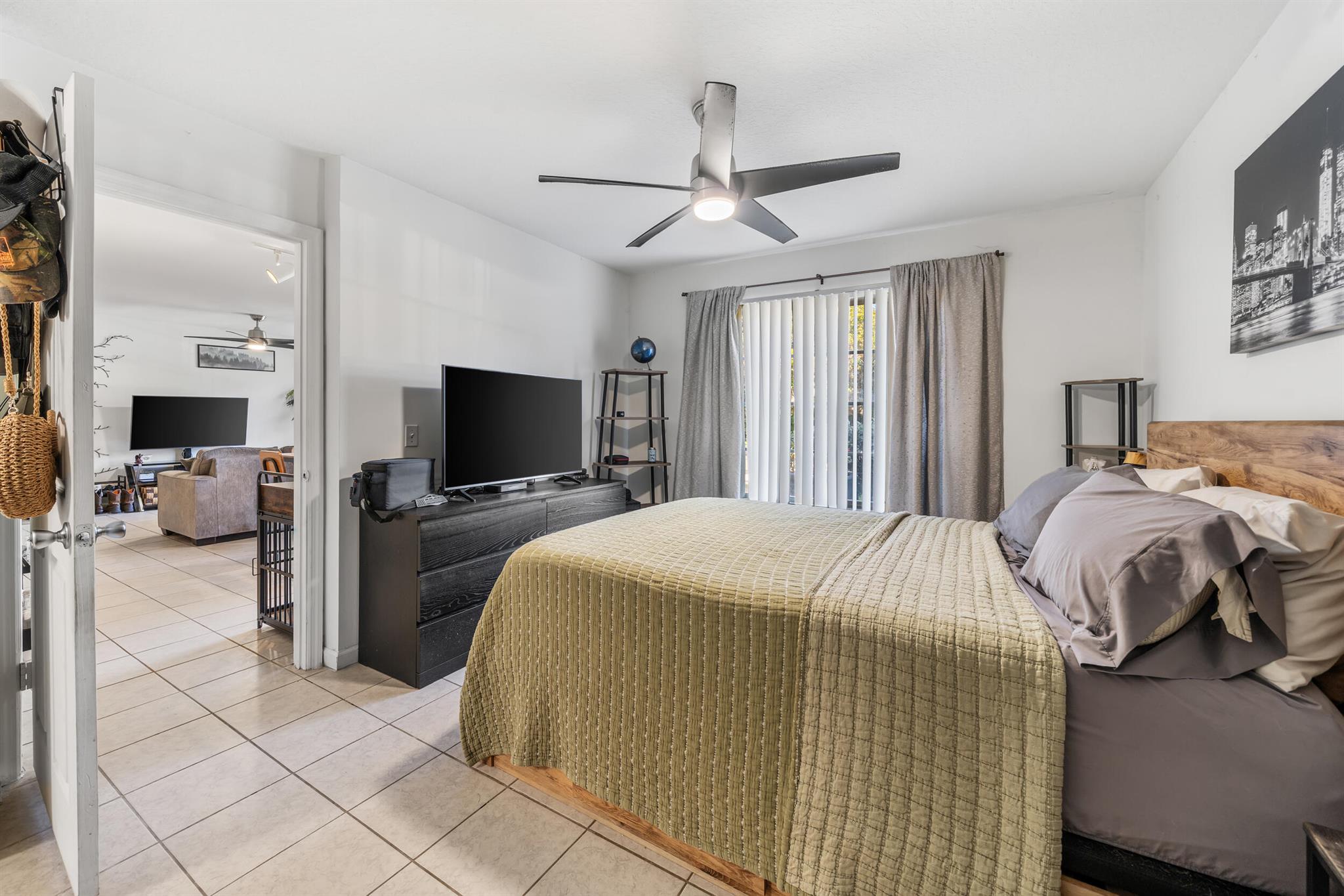 EMERALD ISLE AT LAGUNA LA - Residential
