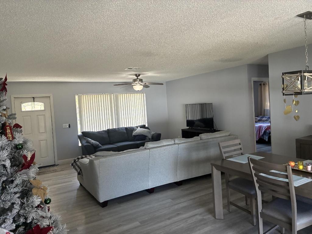 SOUTH PORT ST LUCIE-UNIT 05- BLK79 LOT 22 (MAP 44/ - Residential