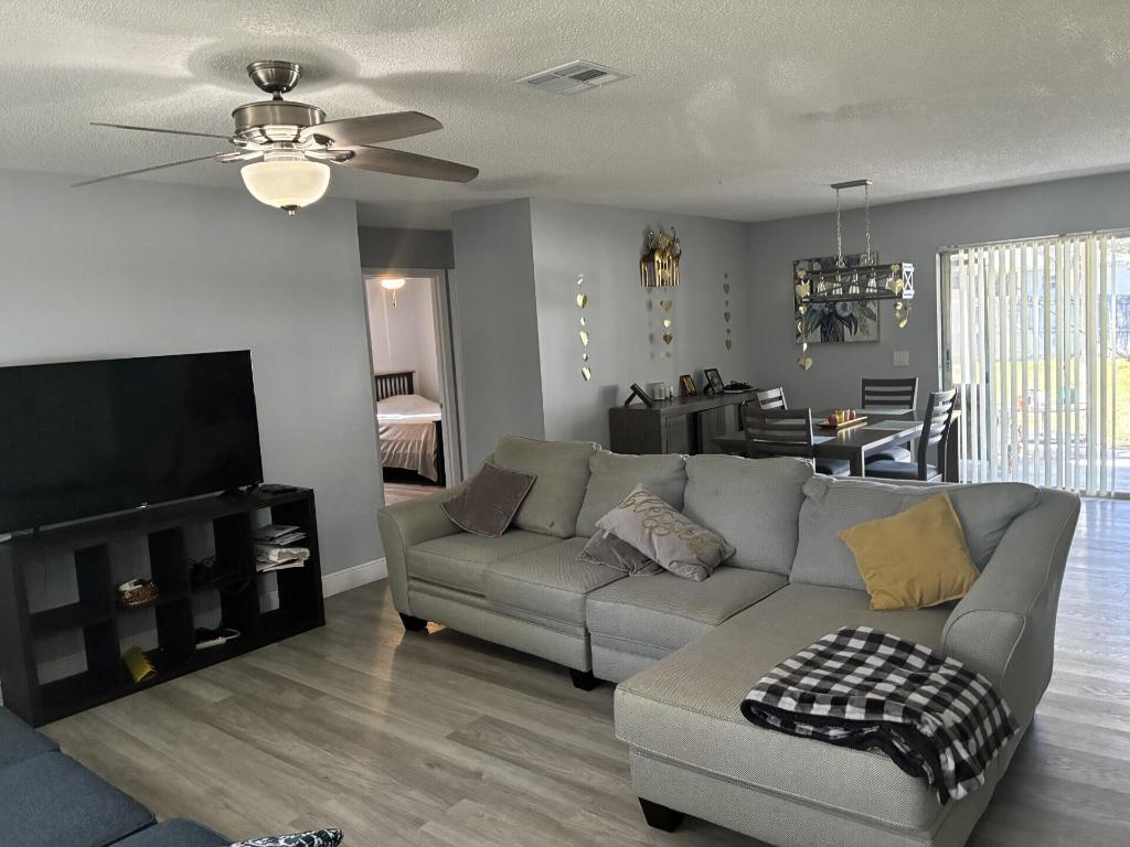 SOUTH PORT ST LUCIE-UNIT 05- BLK79 LOT 22 (MAP 44/ - Residential