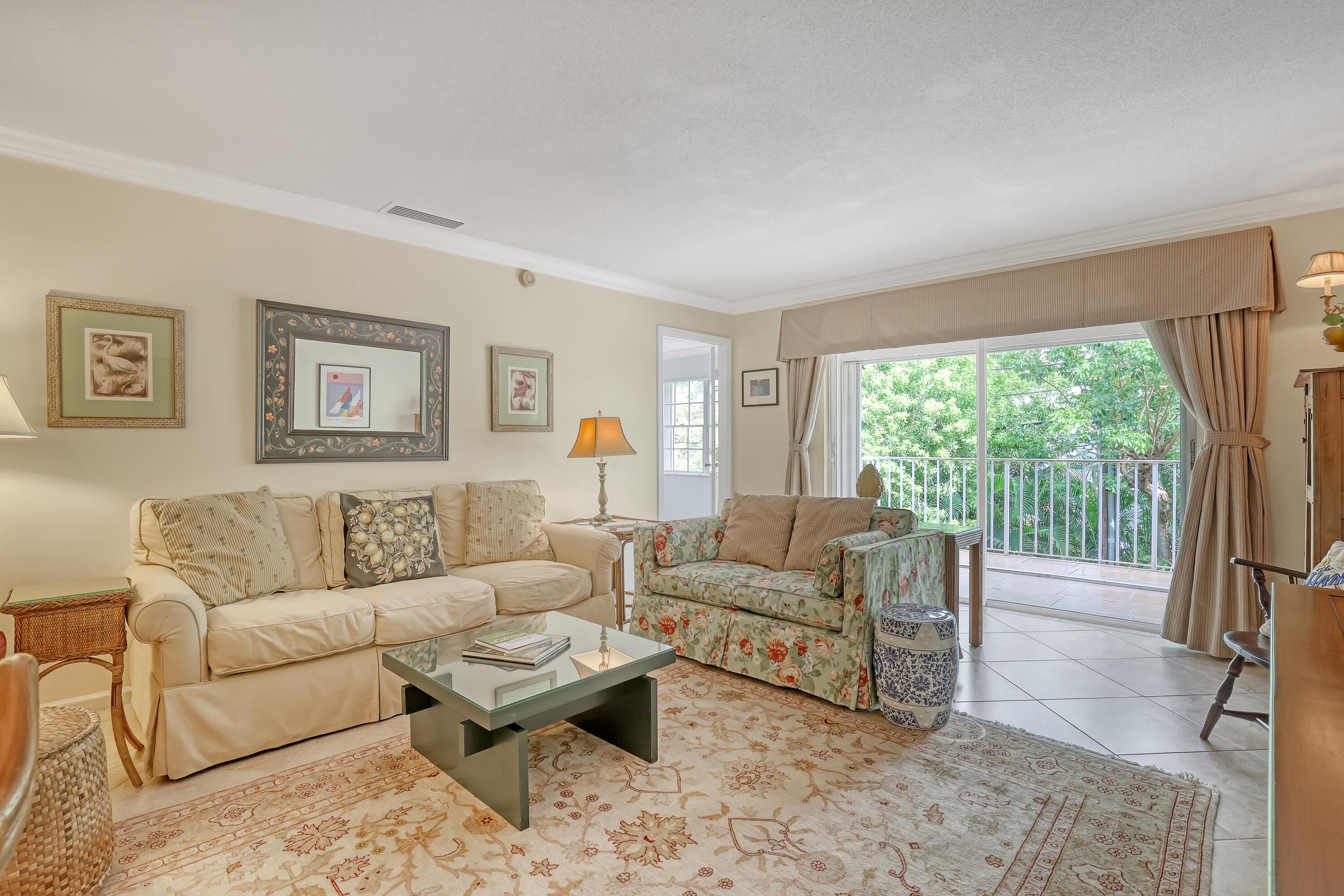 1280 SURF Road 202
