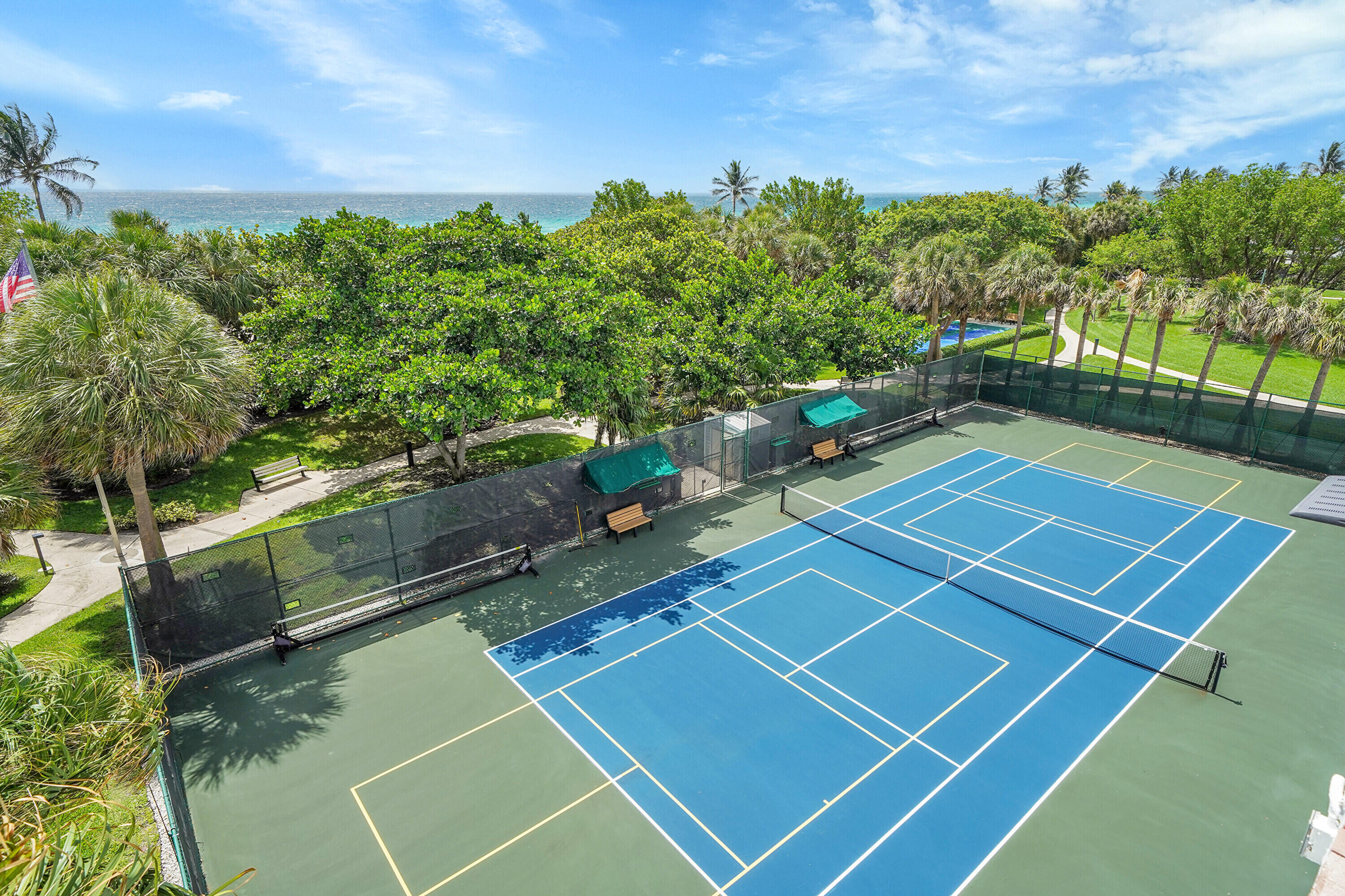 SUMMIT CONDO - Residential