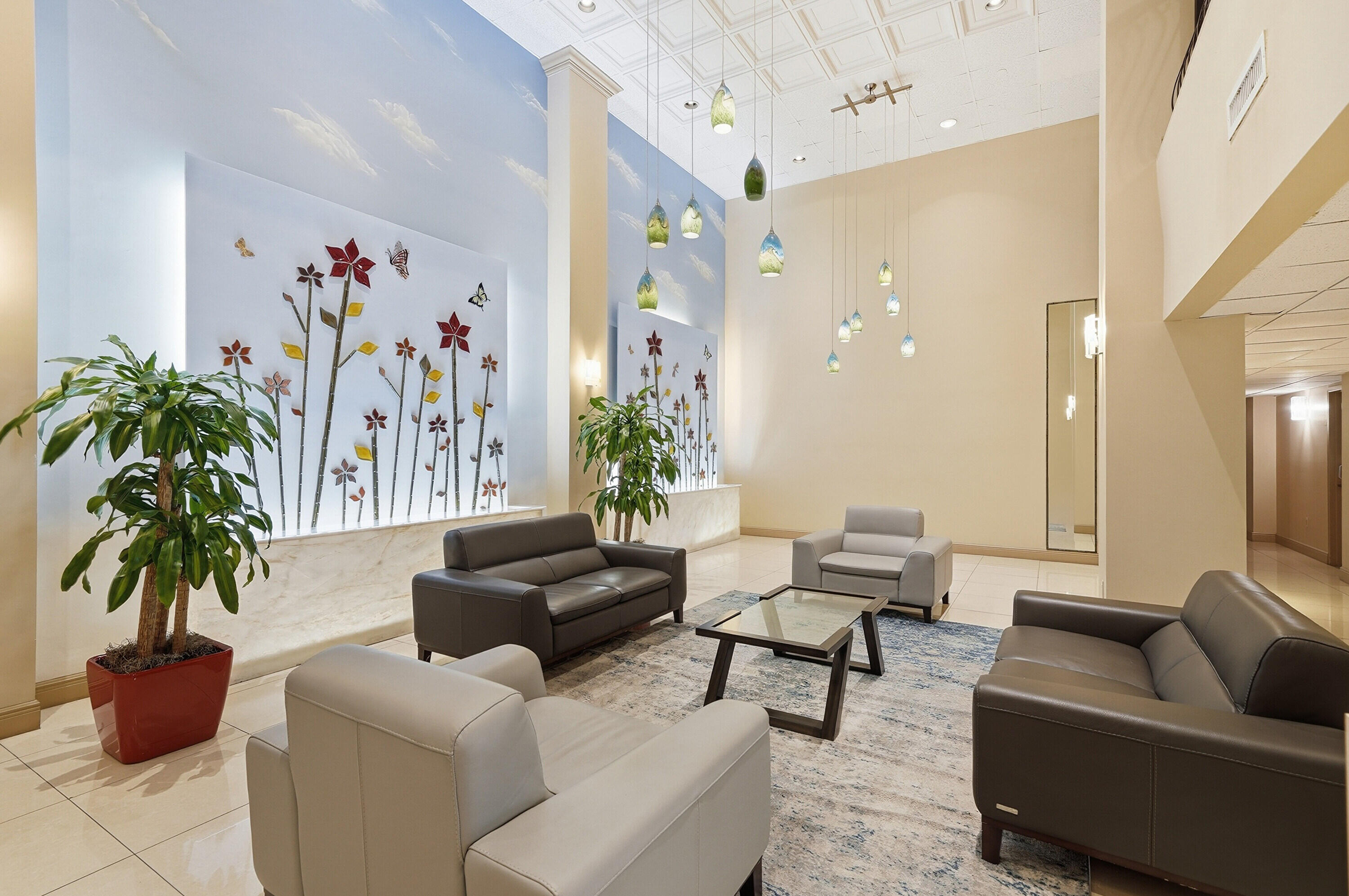 SUMMIT CONDO - Residential