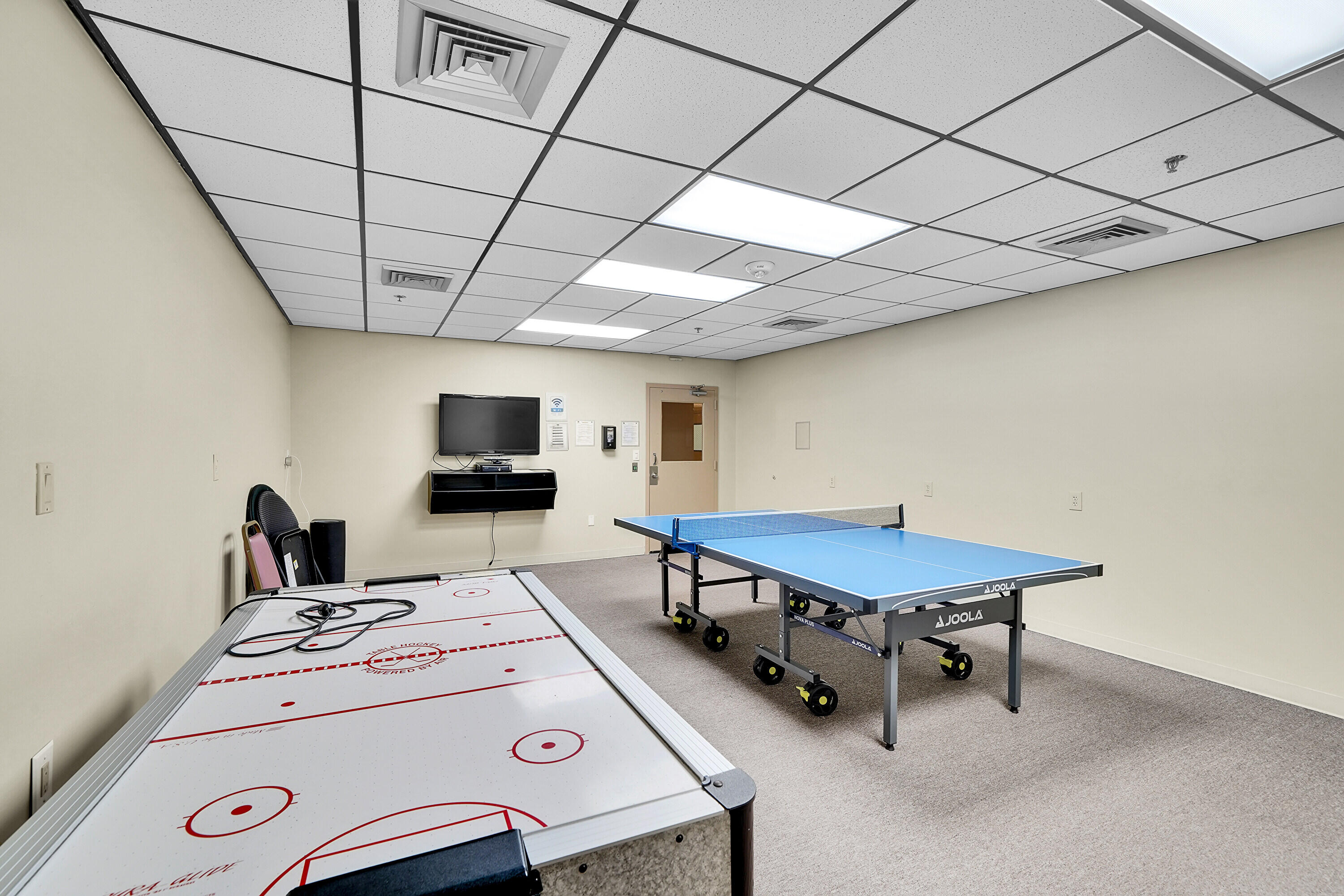 SUMMIT CONDO - Residential