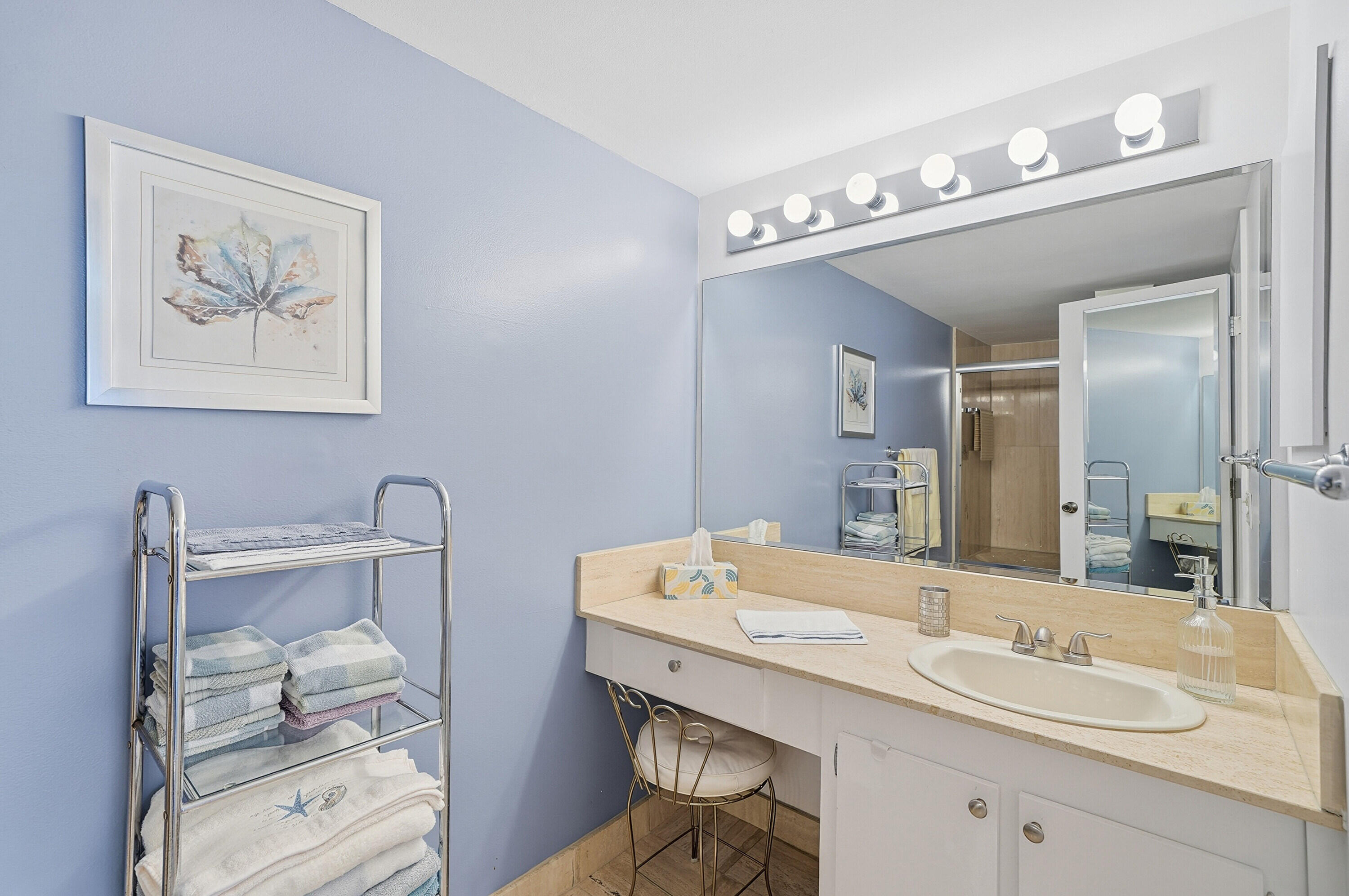 SUMMIT CONDO - Residential