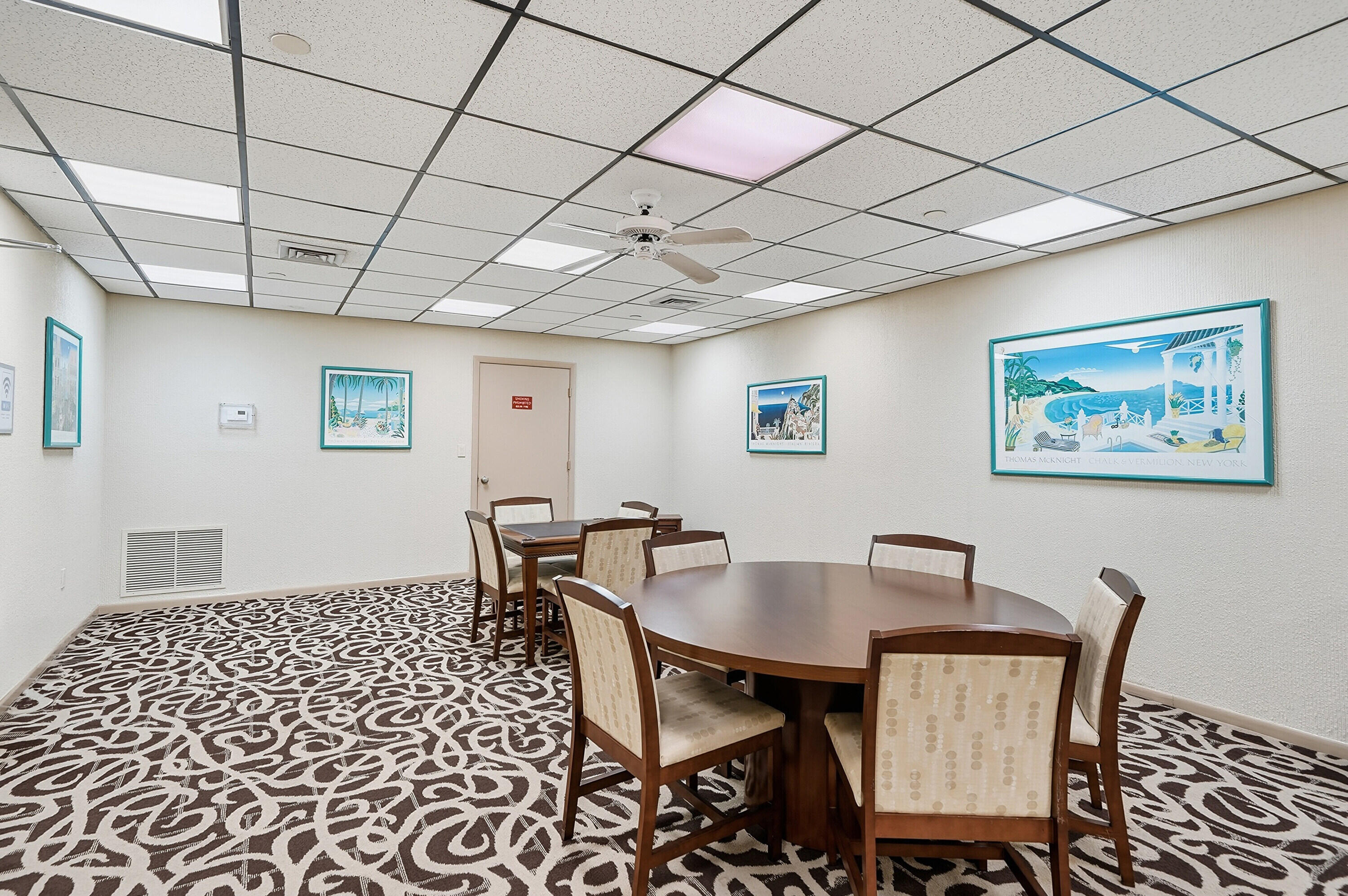 SUMMIT CONDO - Residential