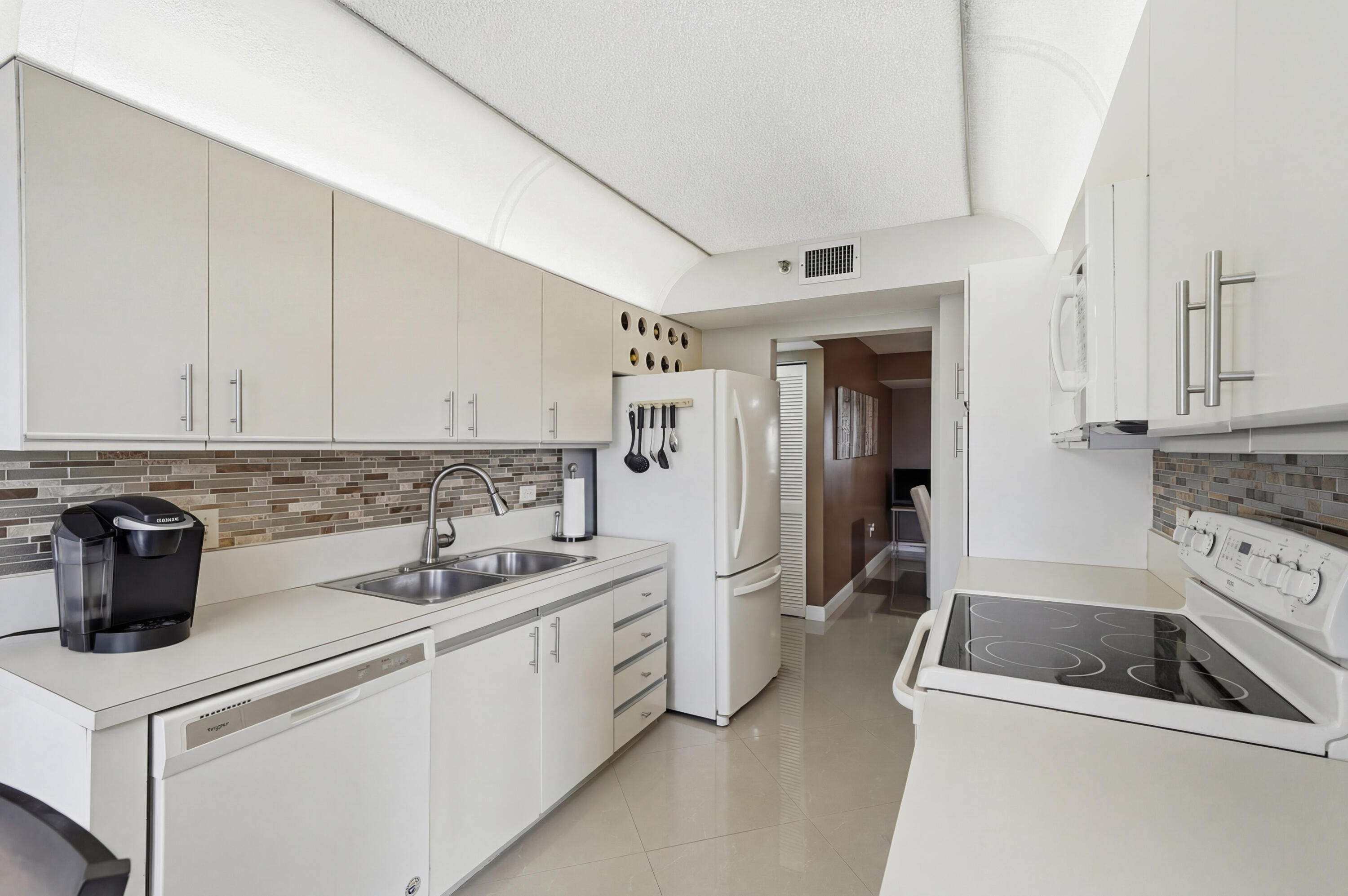 SUMMIT CONDO - Residential