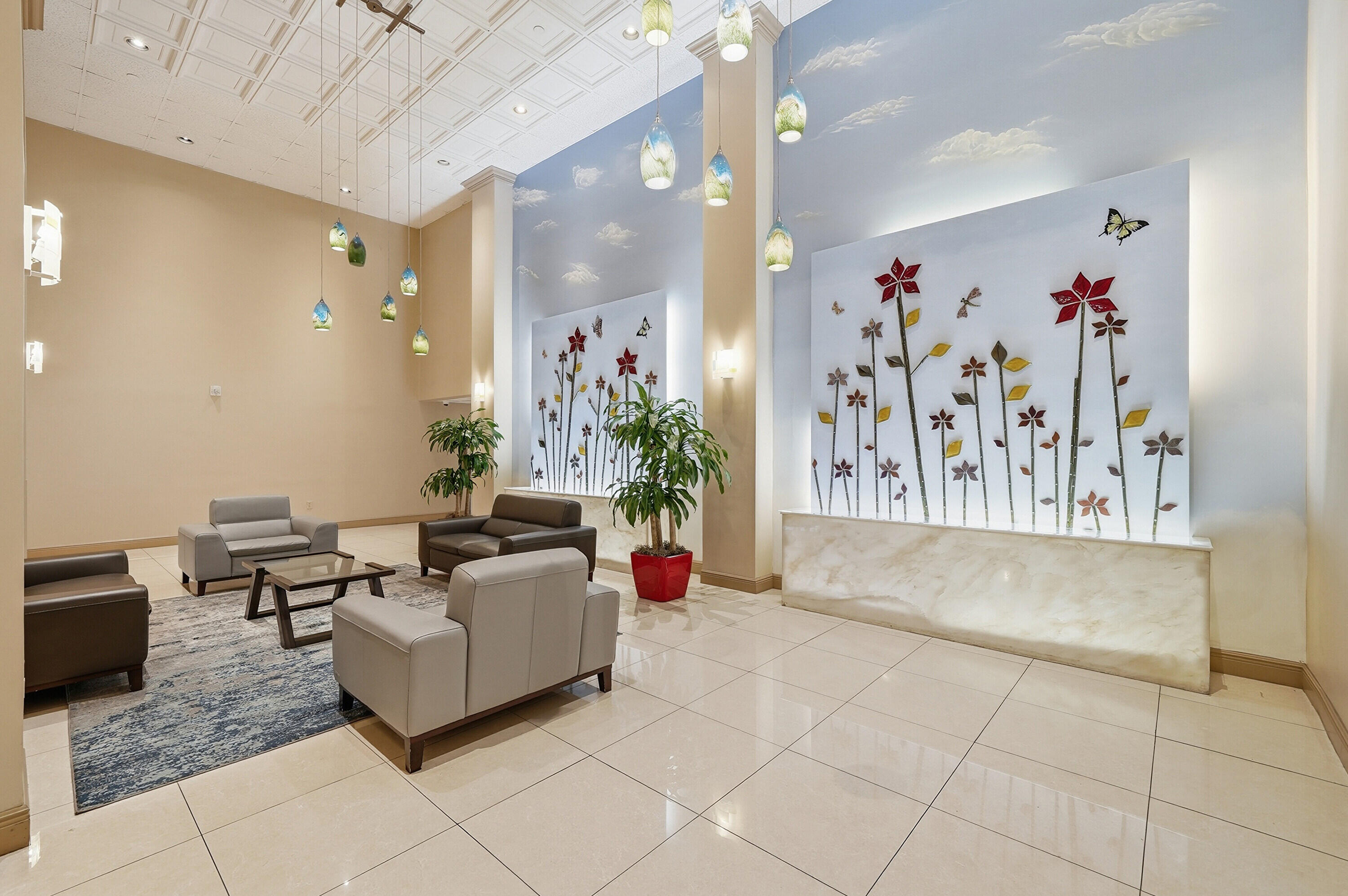 SUMMIT CONDO - Residential