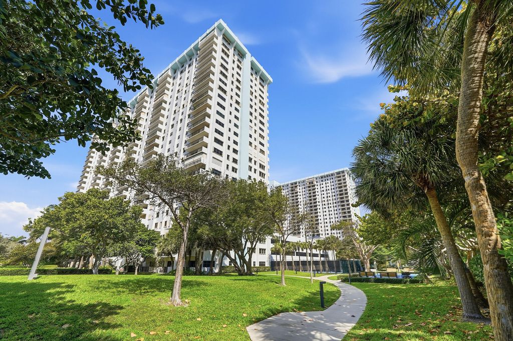 Photo of 1201 S Ocean Drive #506s, Hollywood, FL 33019 (MLS # B26007979)