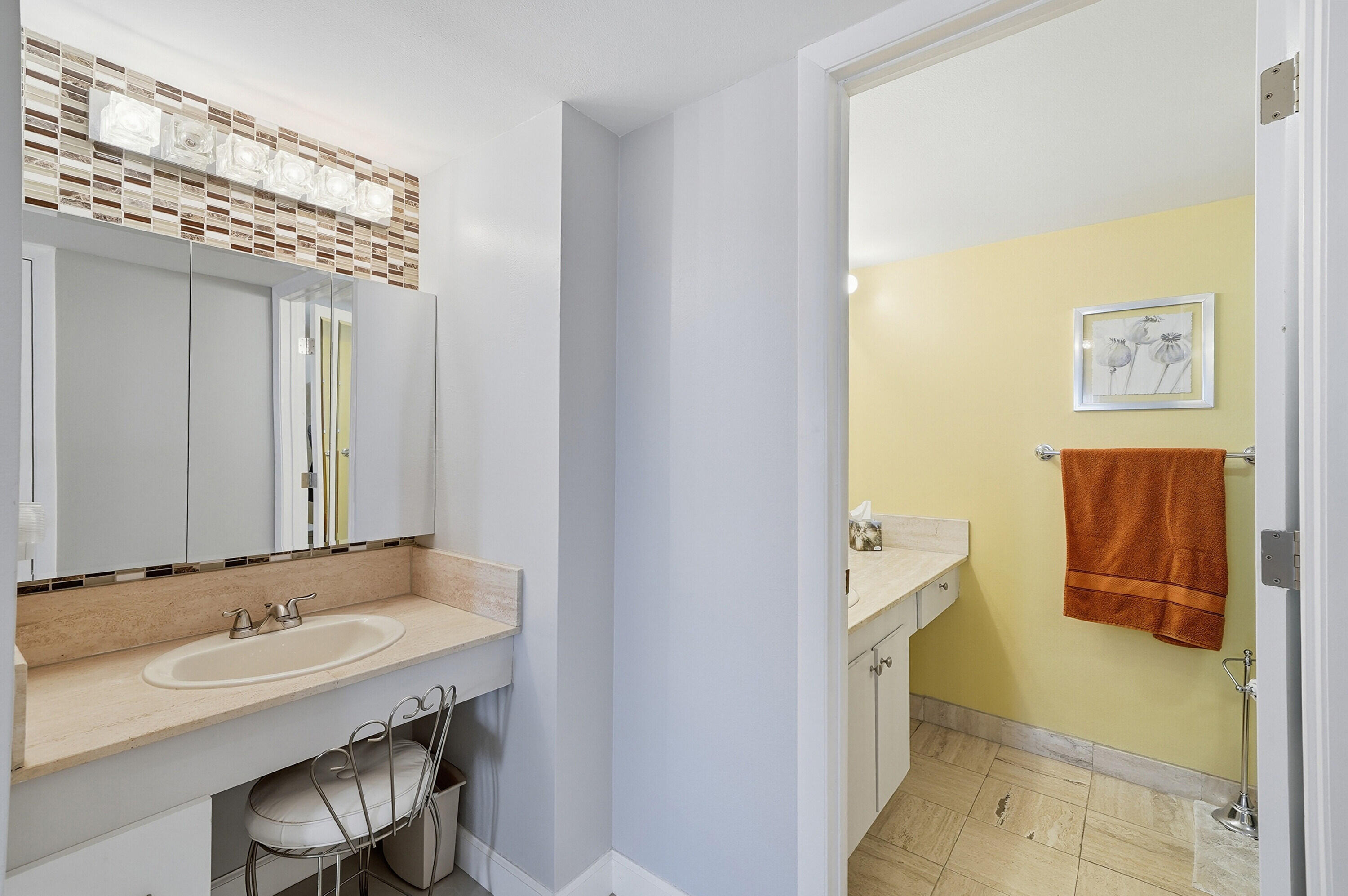 SUMMIT CONDO - Residential