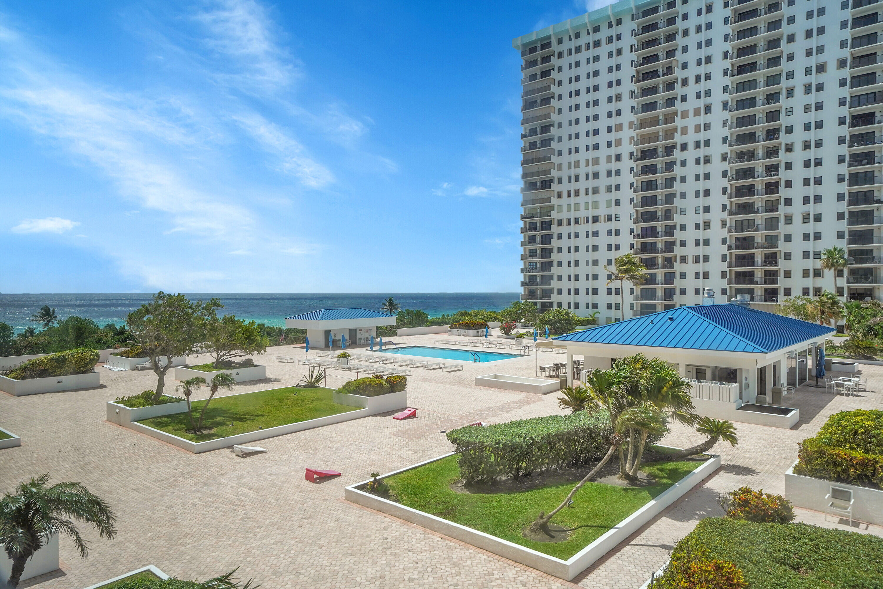 SUMMIT CONDO - Residential