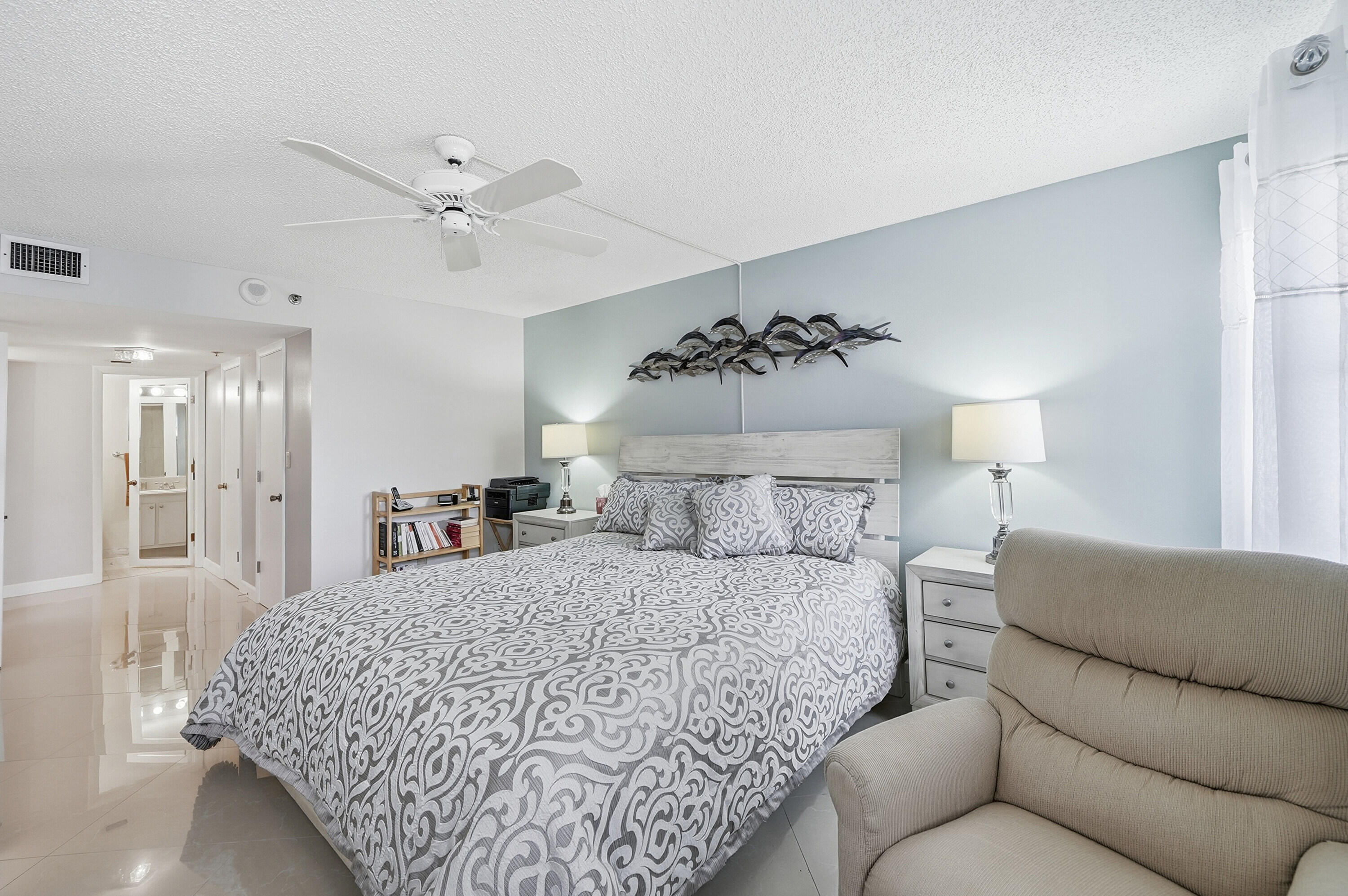 SUMMIT CONDO - Residential