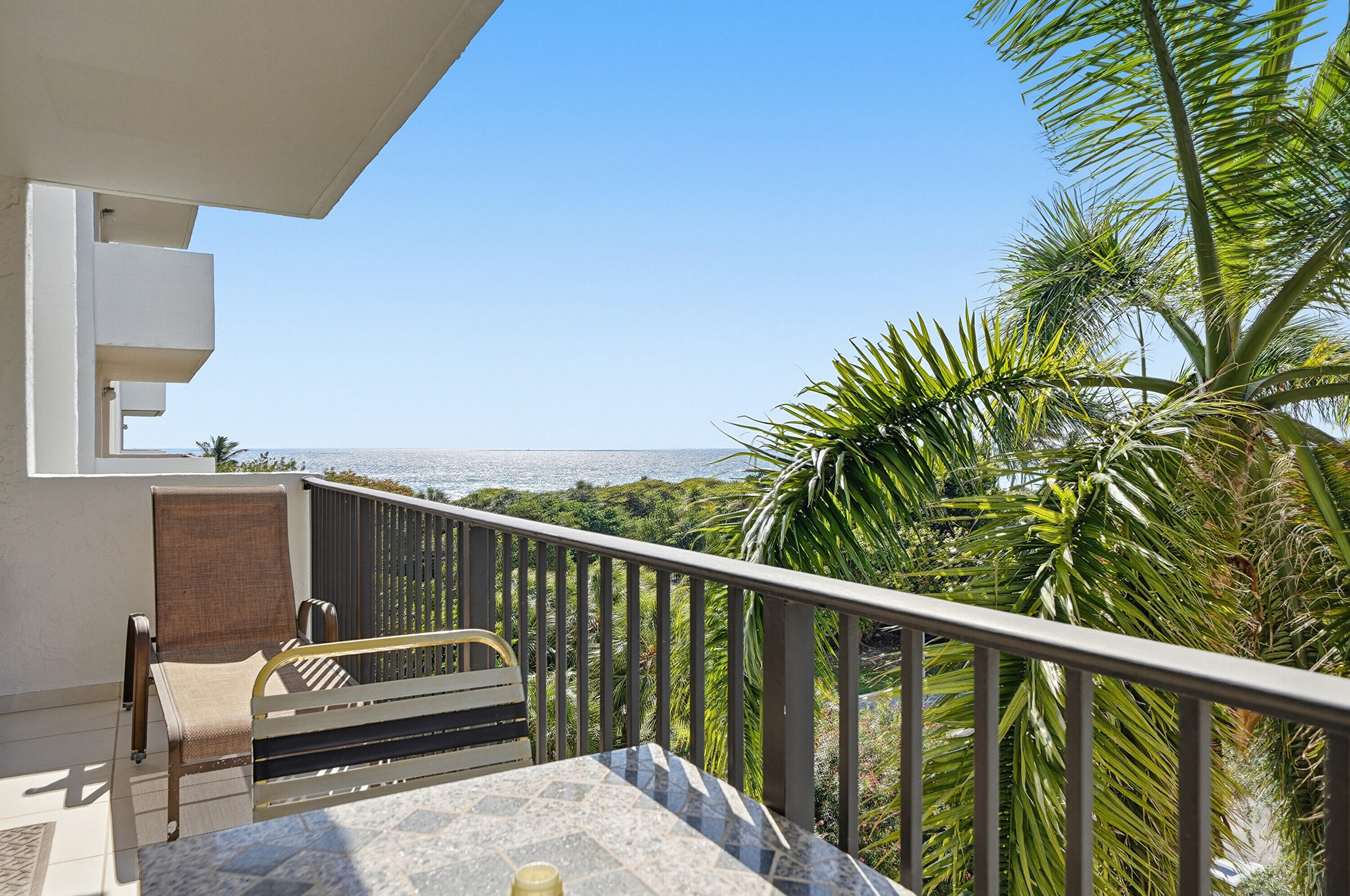 SUMMIT CONDO - Residential